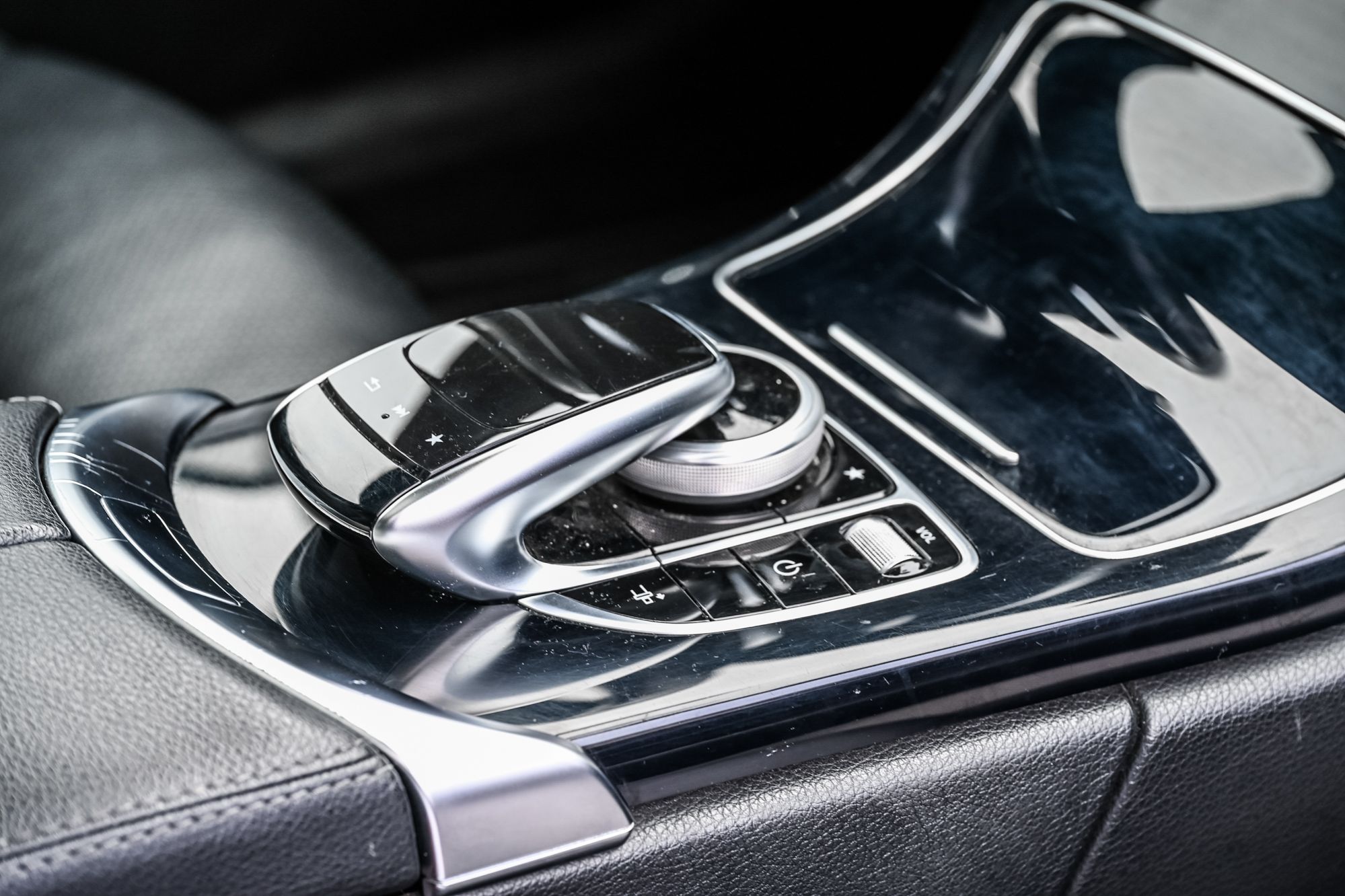 Mercedes-Benz C300  2018