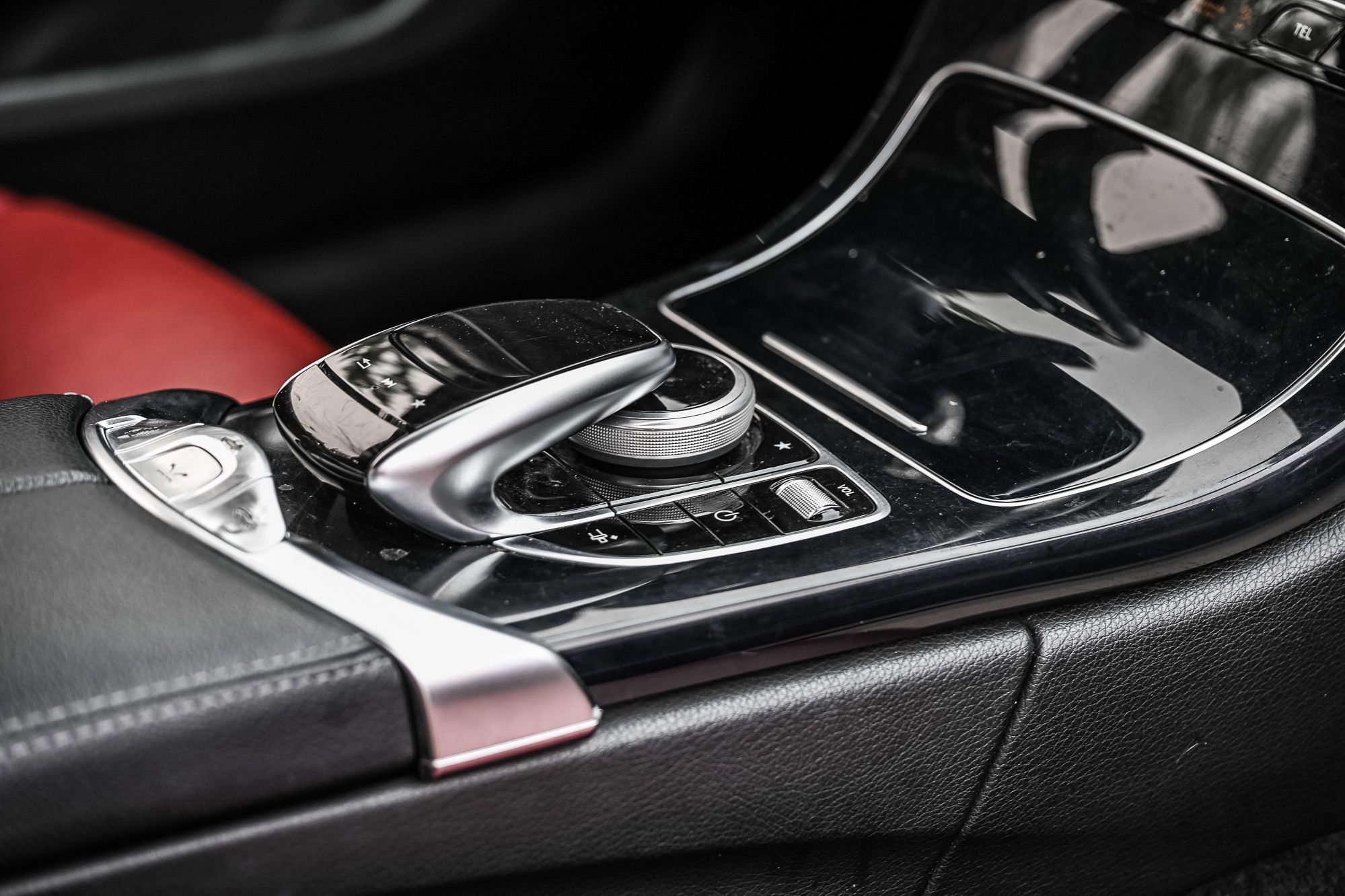 Mercedes-Benz C300  2018