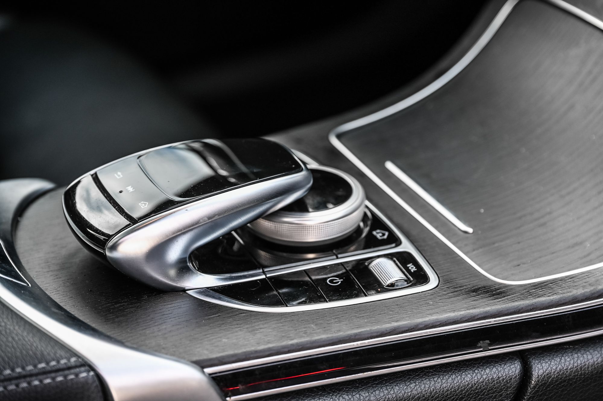 Mercedes-Benz C300  2021