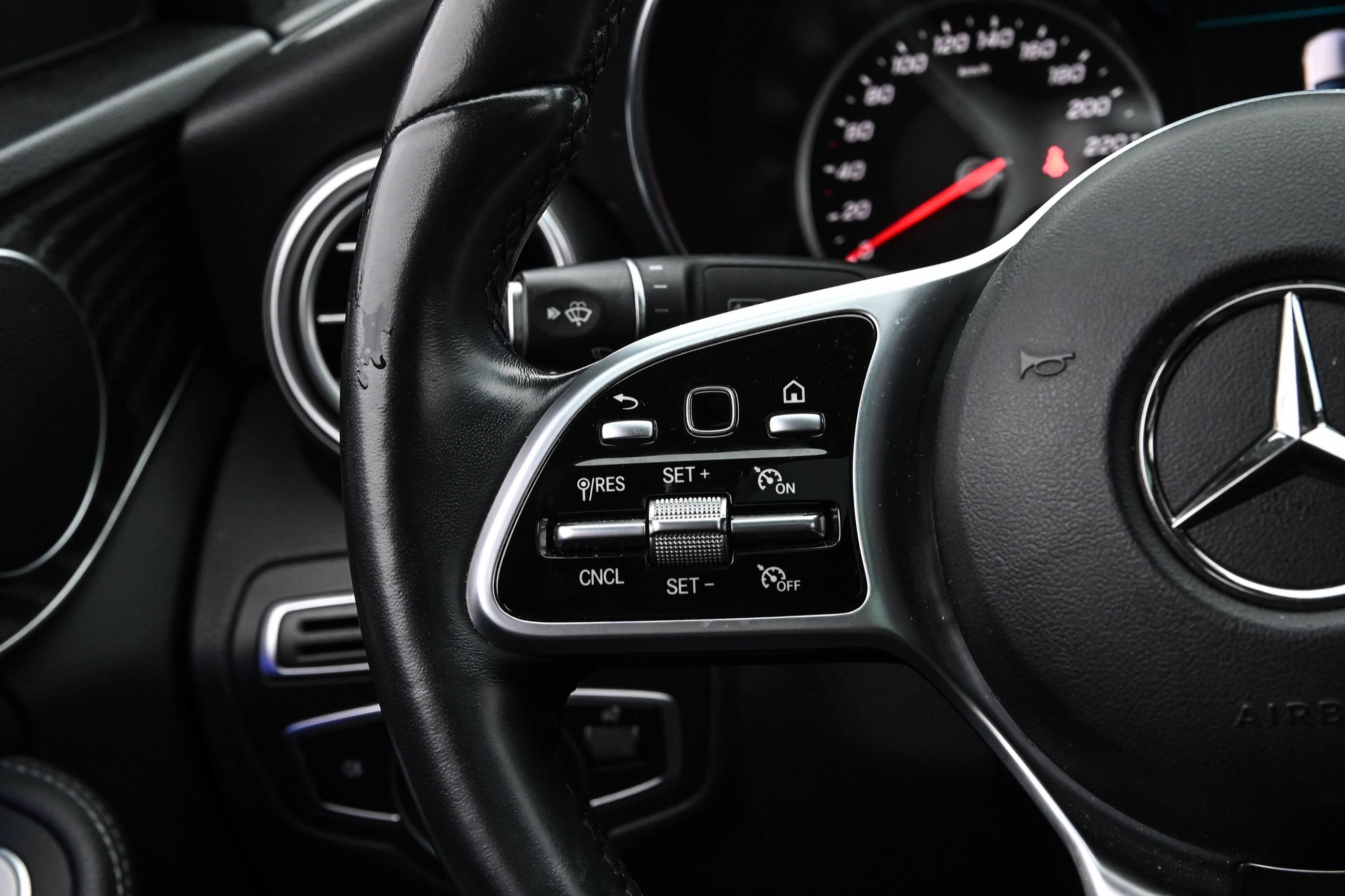 Mercedes-Benz C300  2021