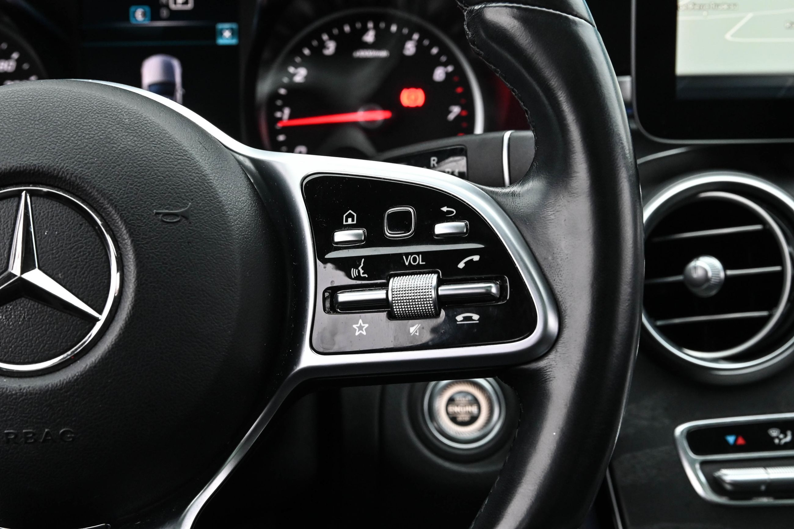 Mercedes-Benz C300  2021