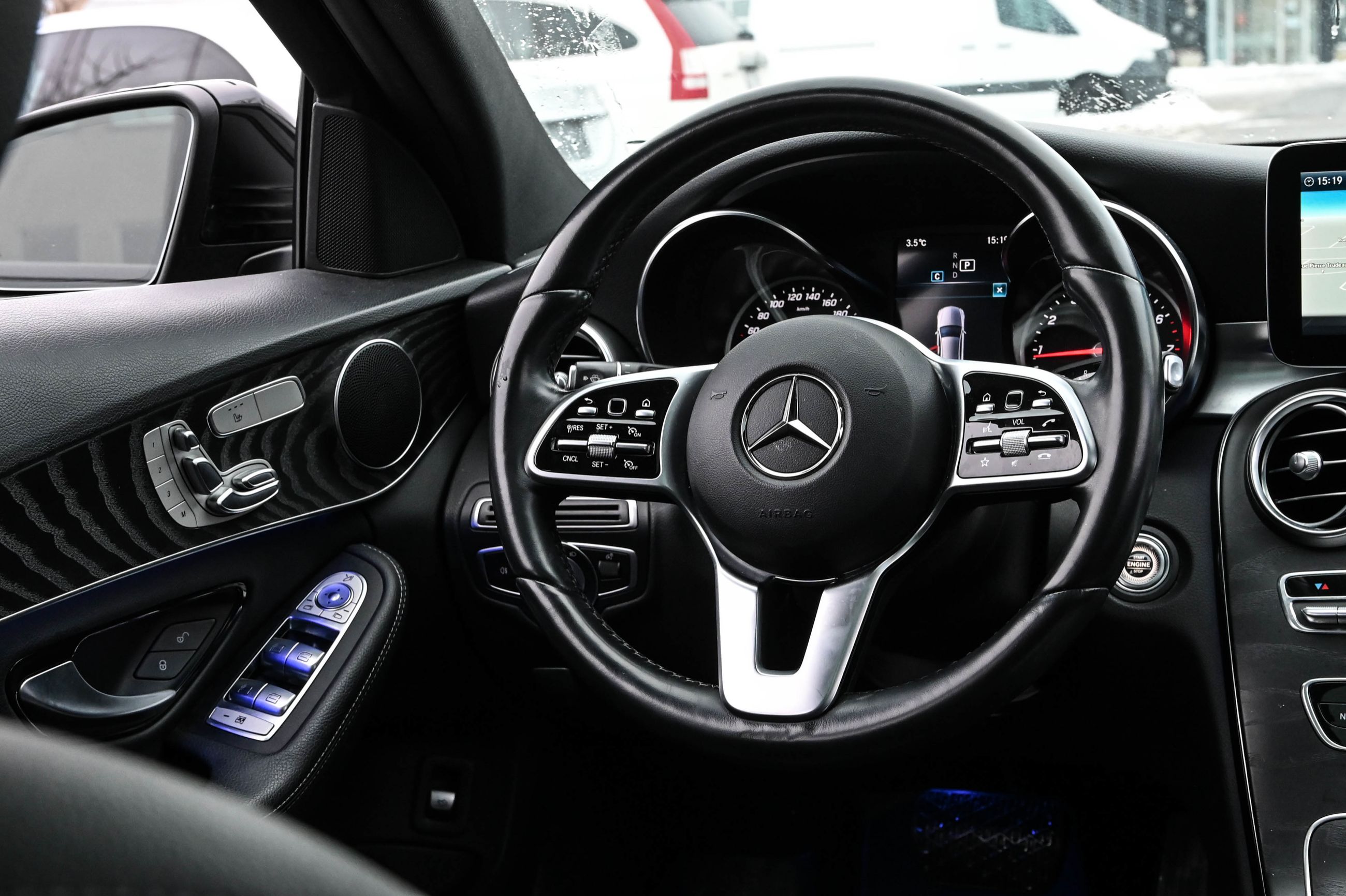 Mercedes-Benz C300  2021