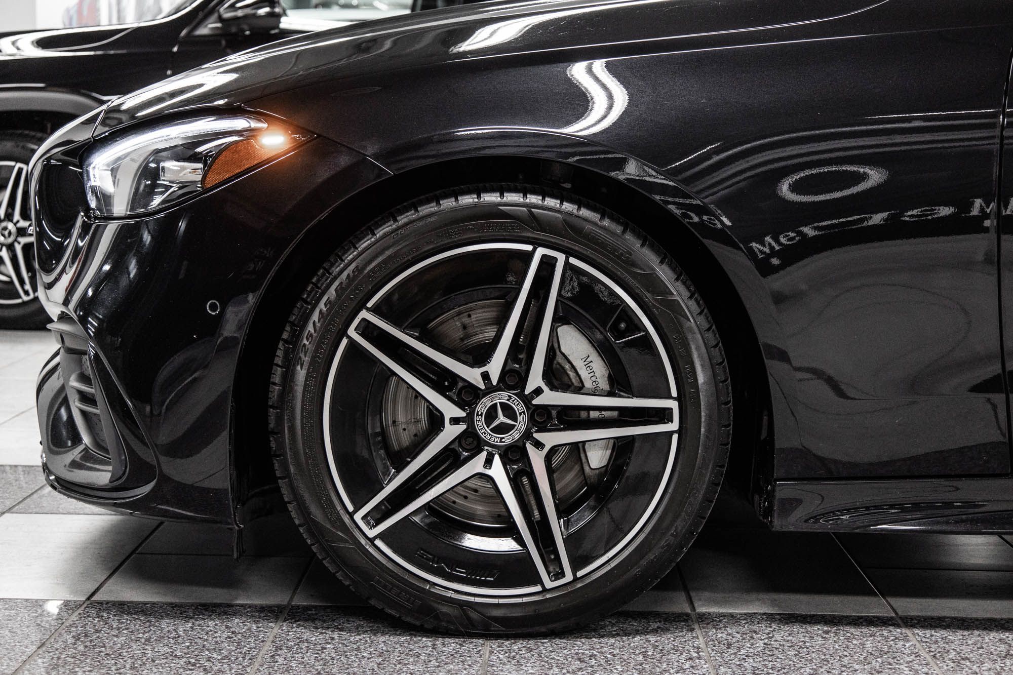 Mercedes-Benz C300  2023 à Dollard-des-Ormeaux, Québec
