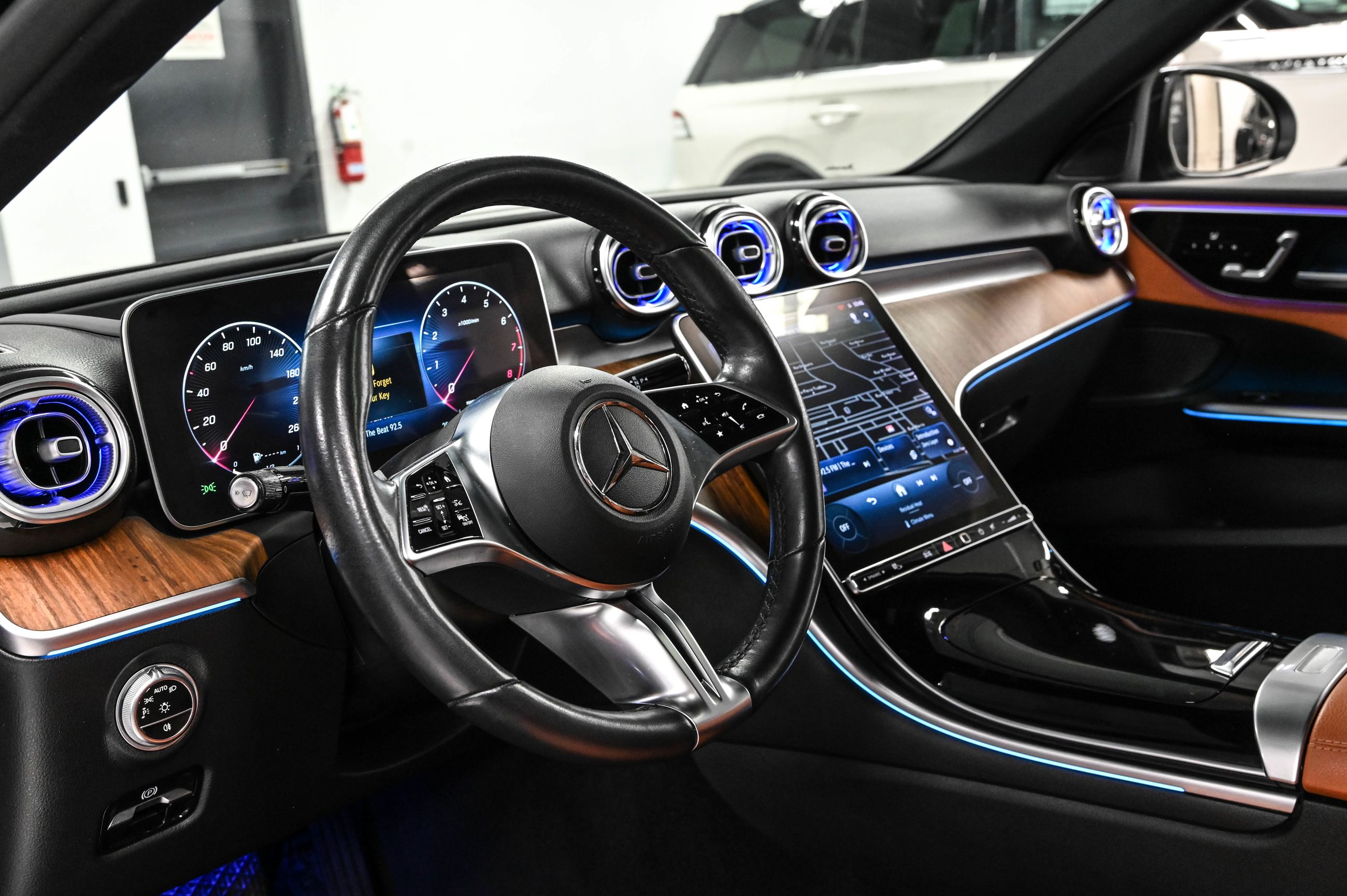 2023 Mercedes-Benz C300