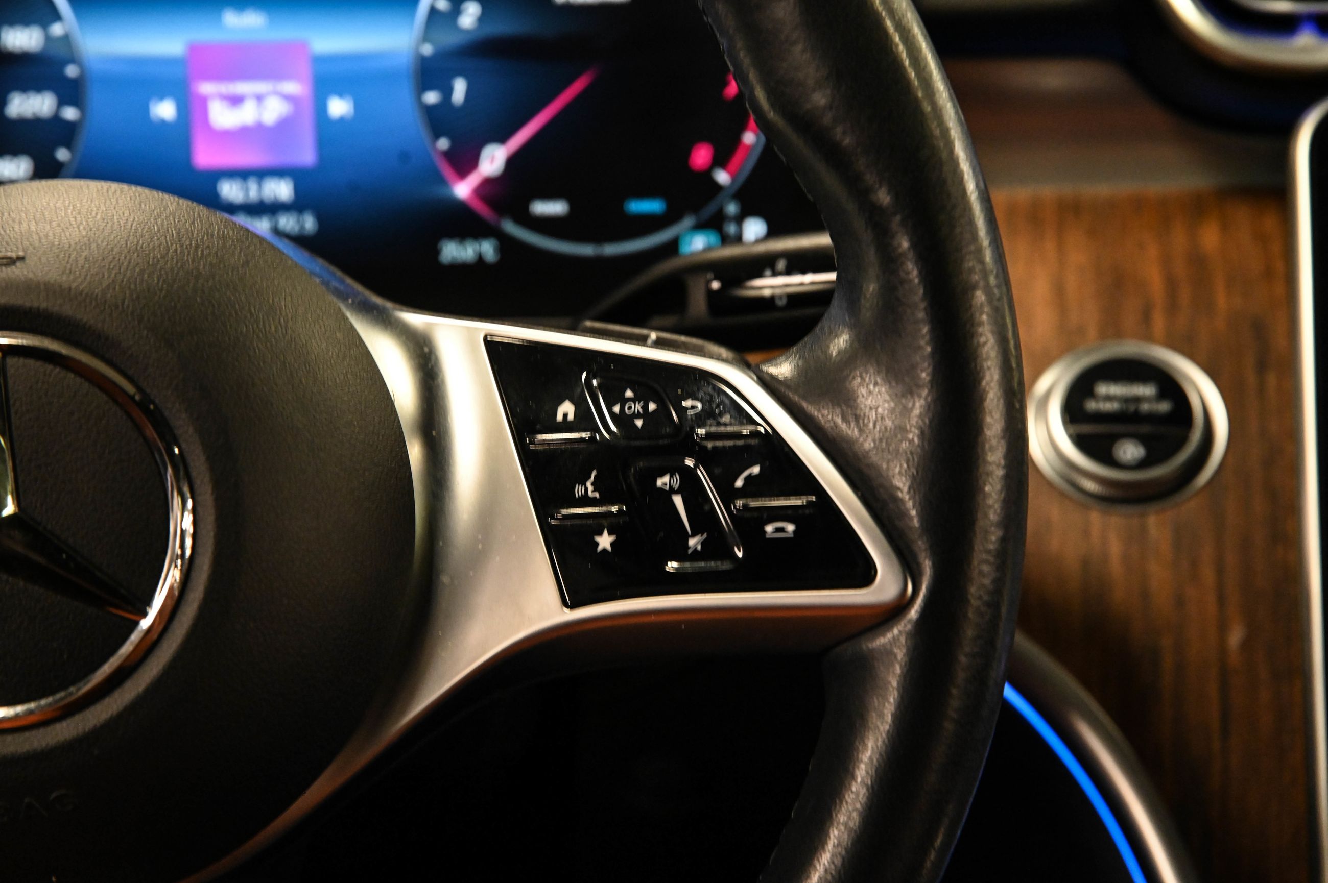 2023 Mercedes-Benz C300