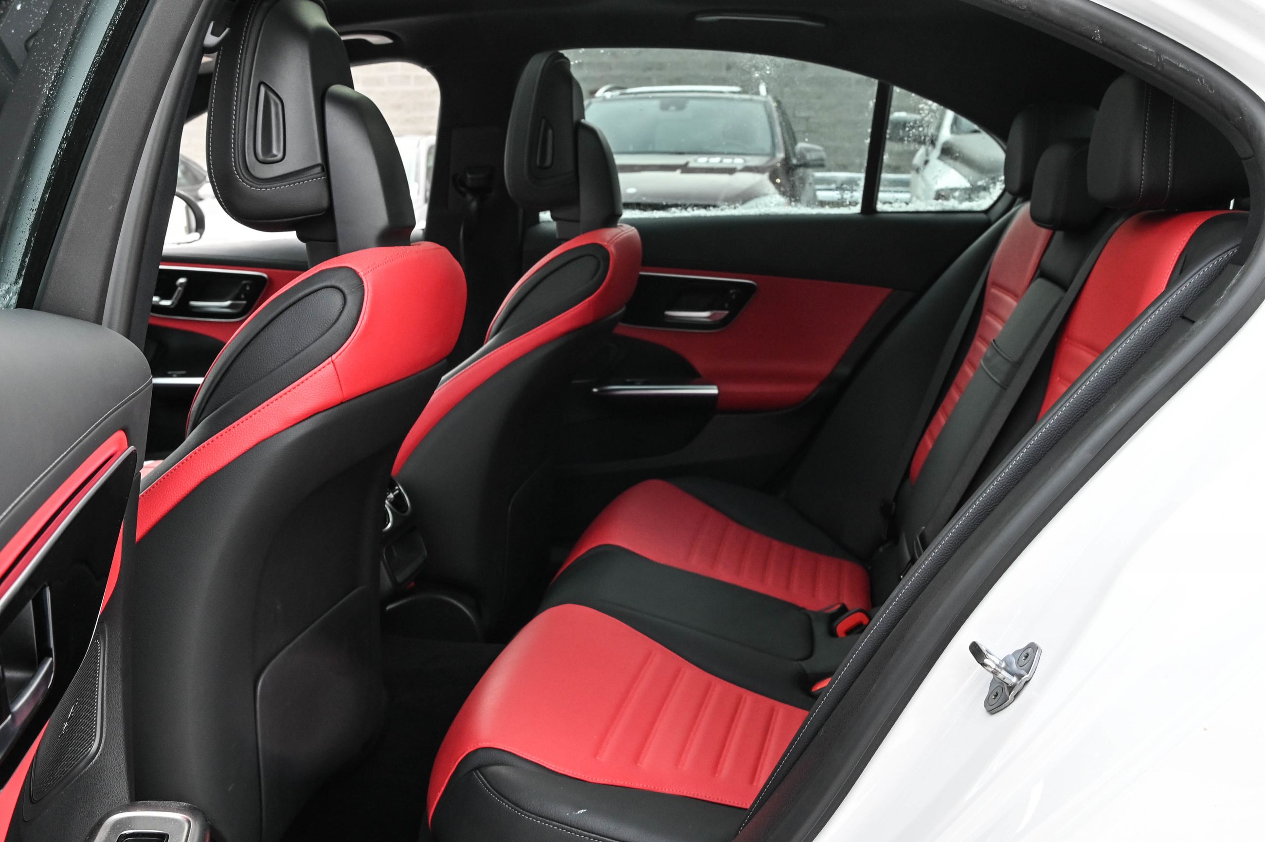 Mercedes-Benz C300  2023