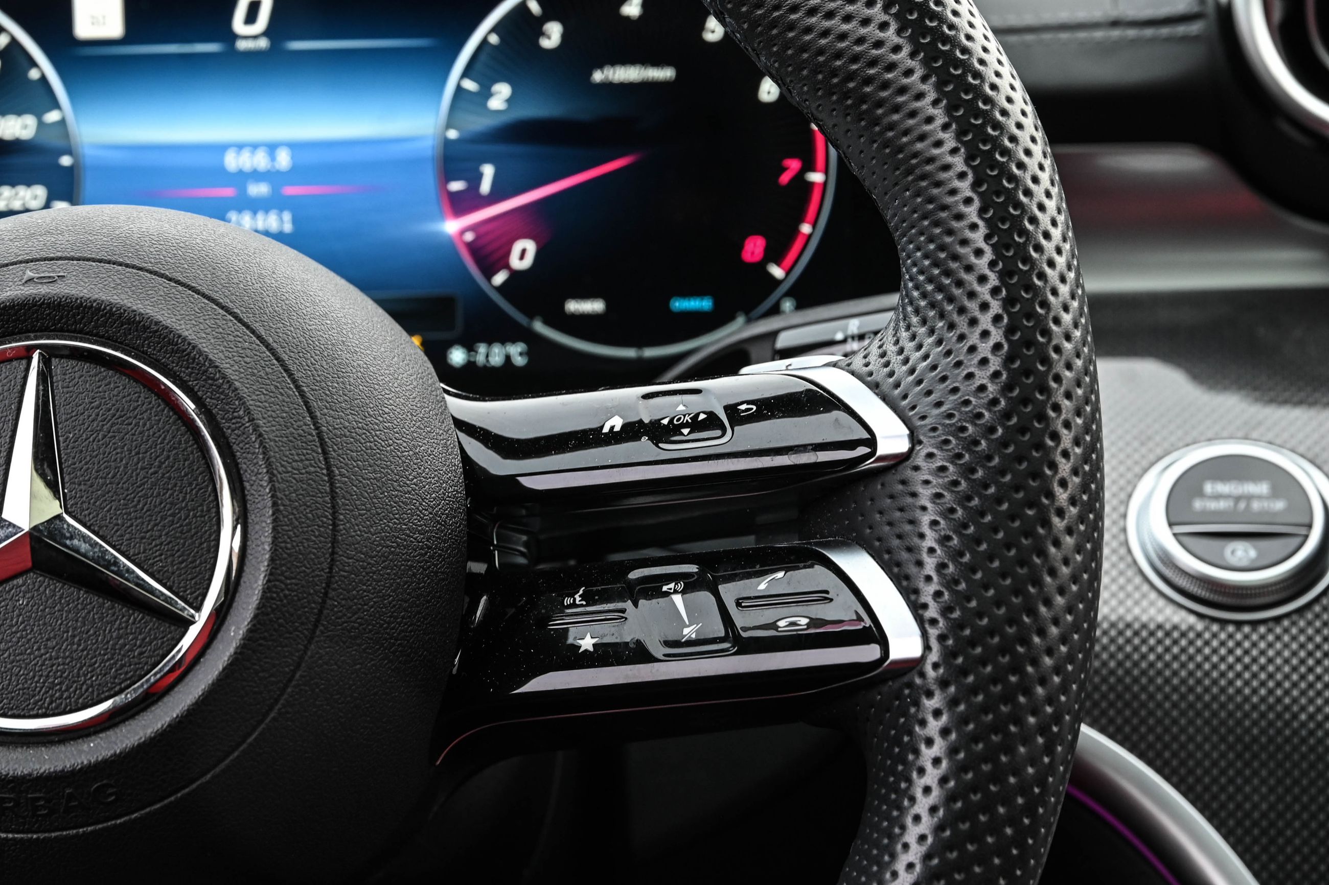 Mercedes-Benz C300  2023