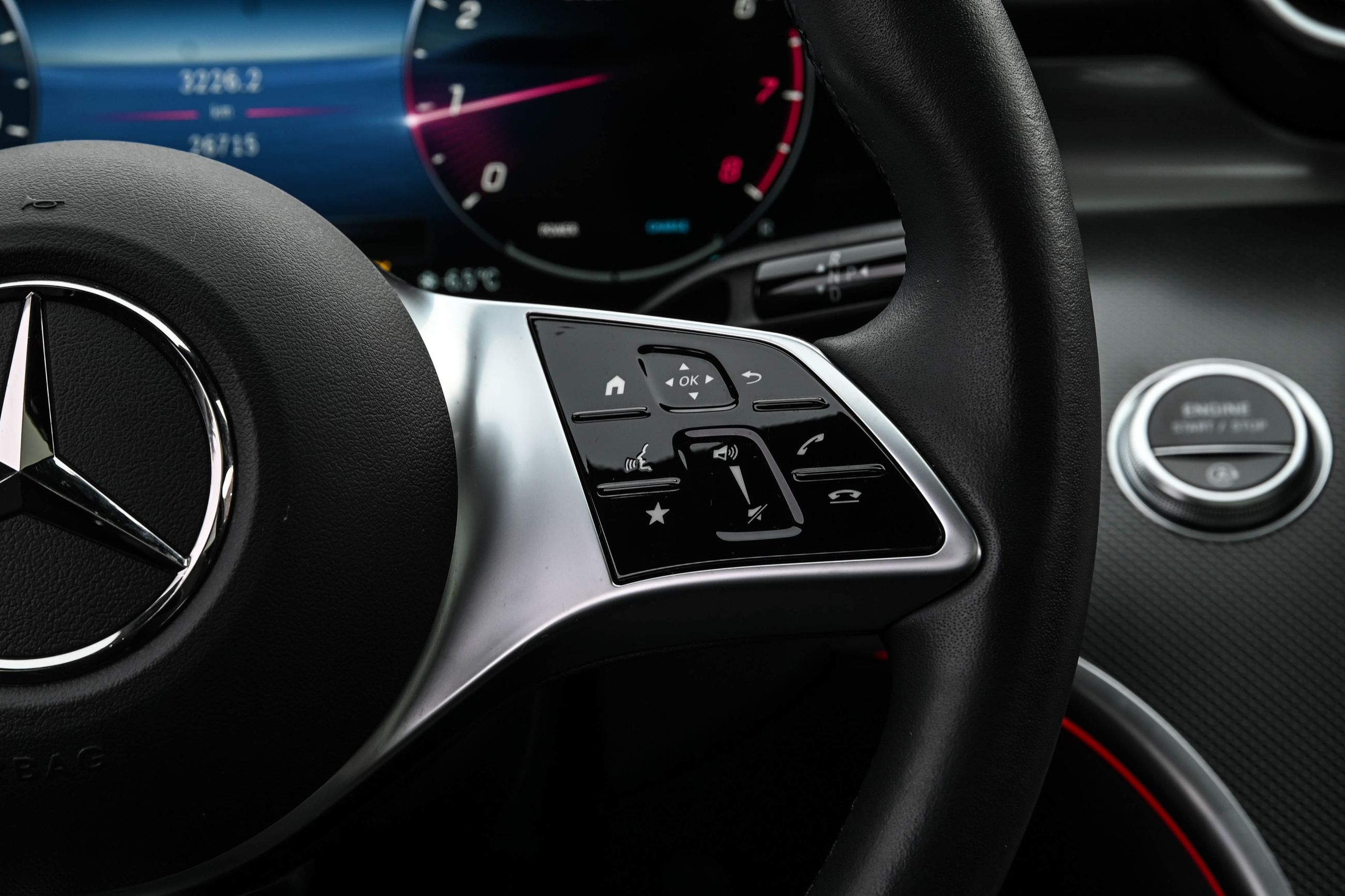 Mercedes-Benz C300  2023