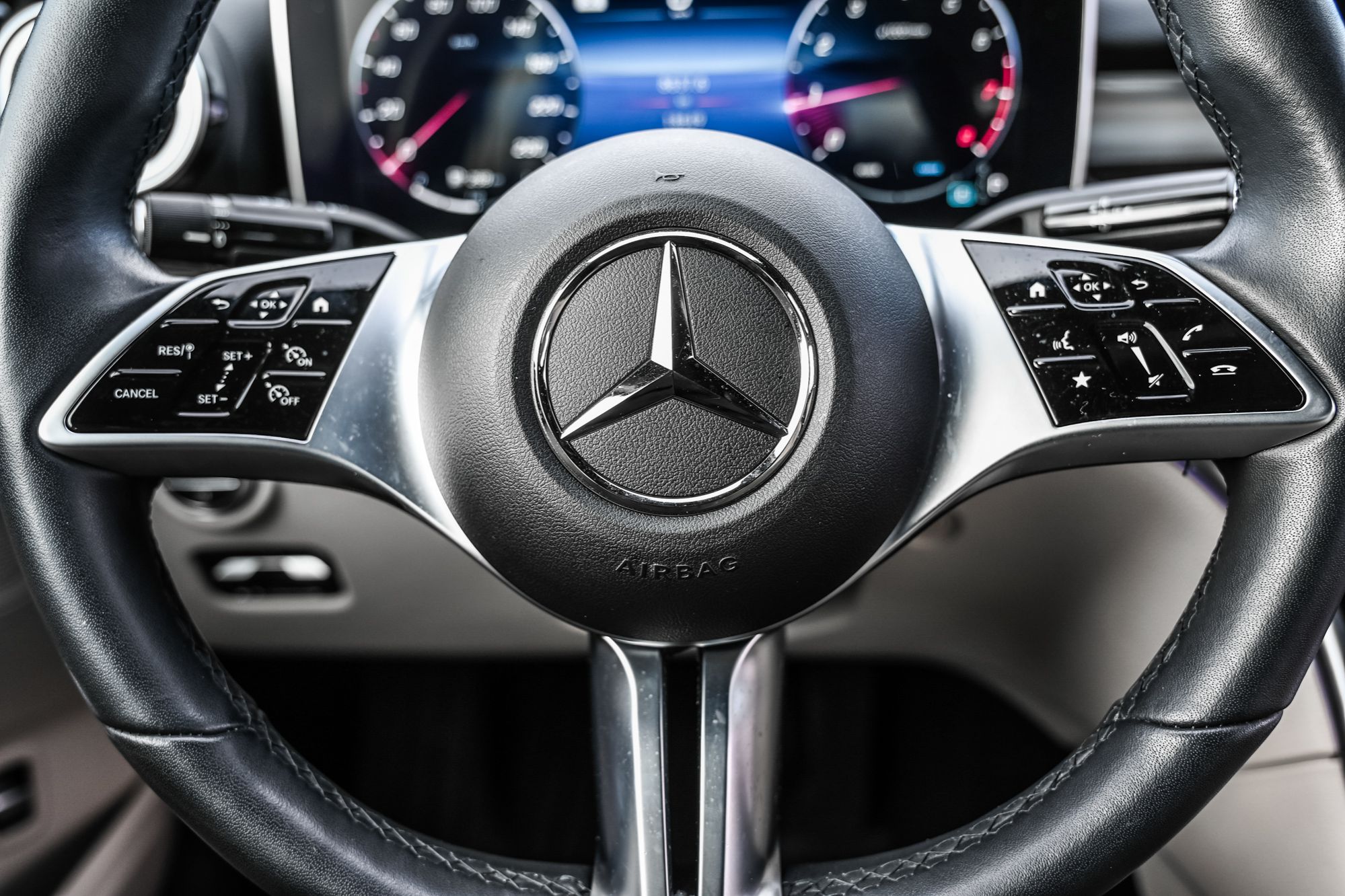 Mercedes-Benz C300  2023