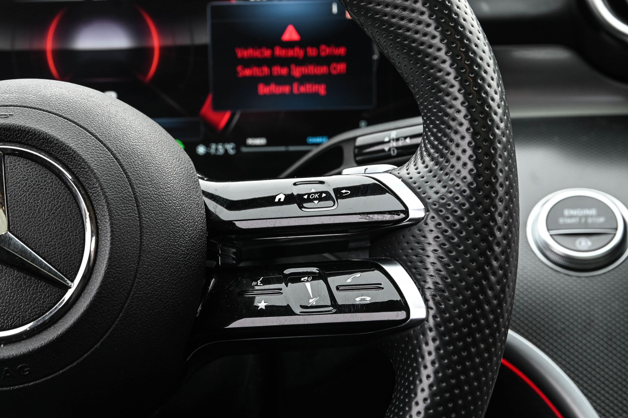 Mercedes-Benz C300  2023