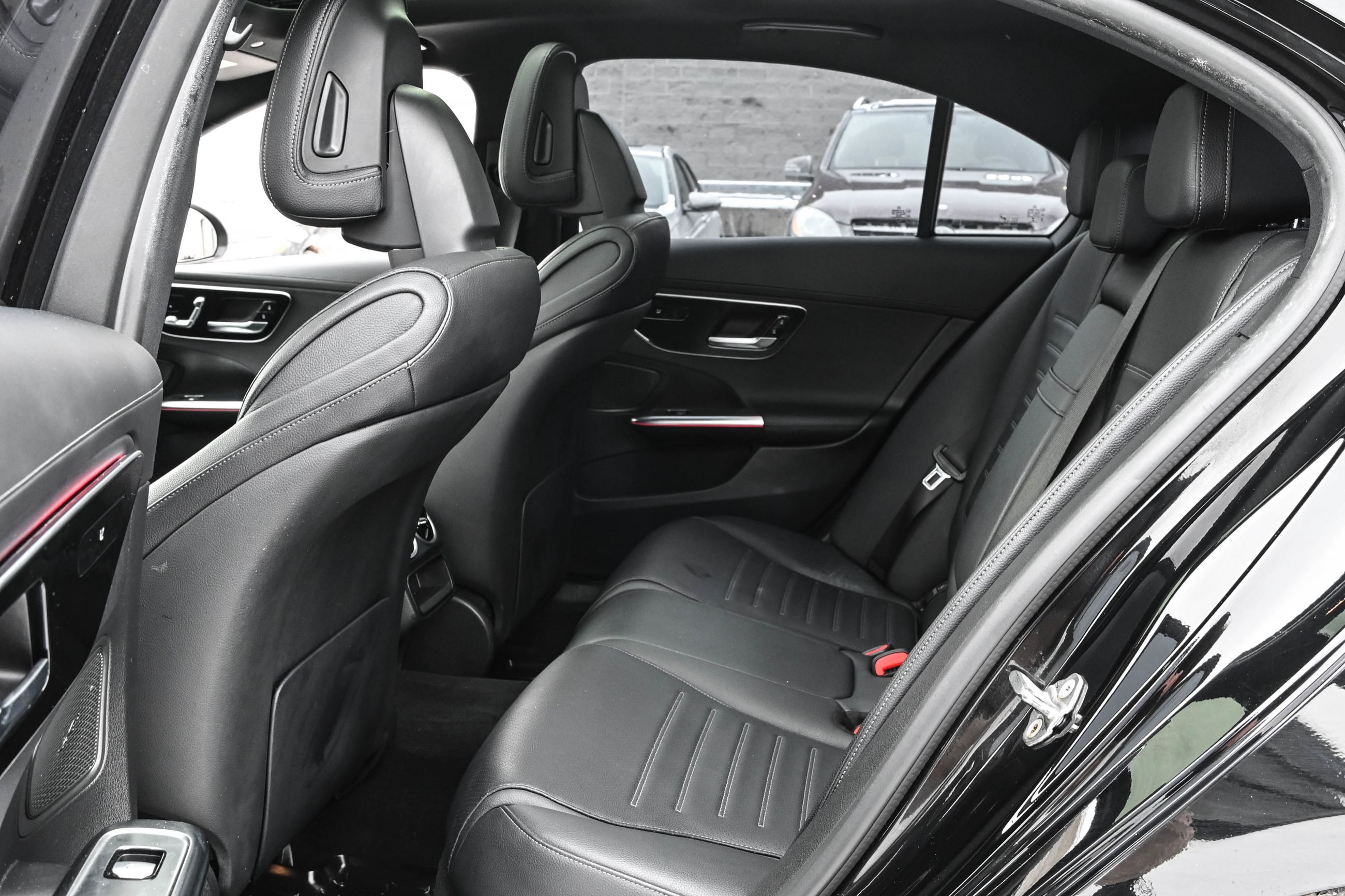 Mercedes-Benz C300  2023