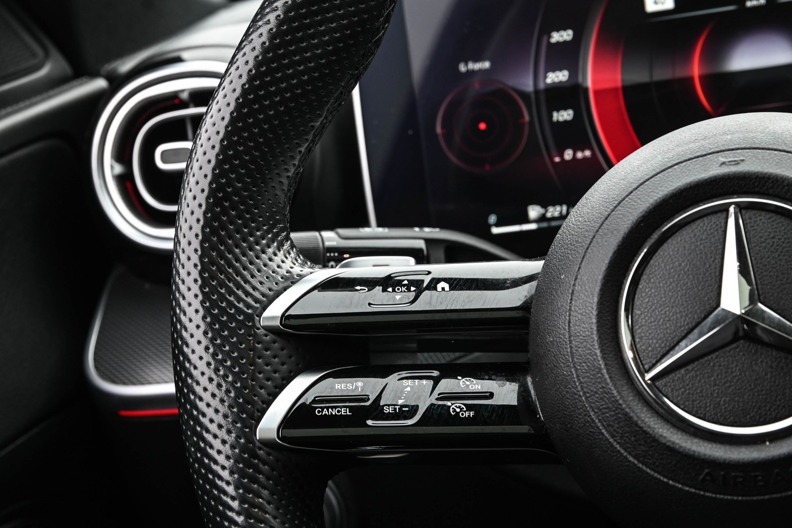 Mercedes-Benz C300  2023