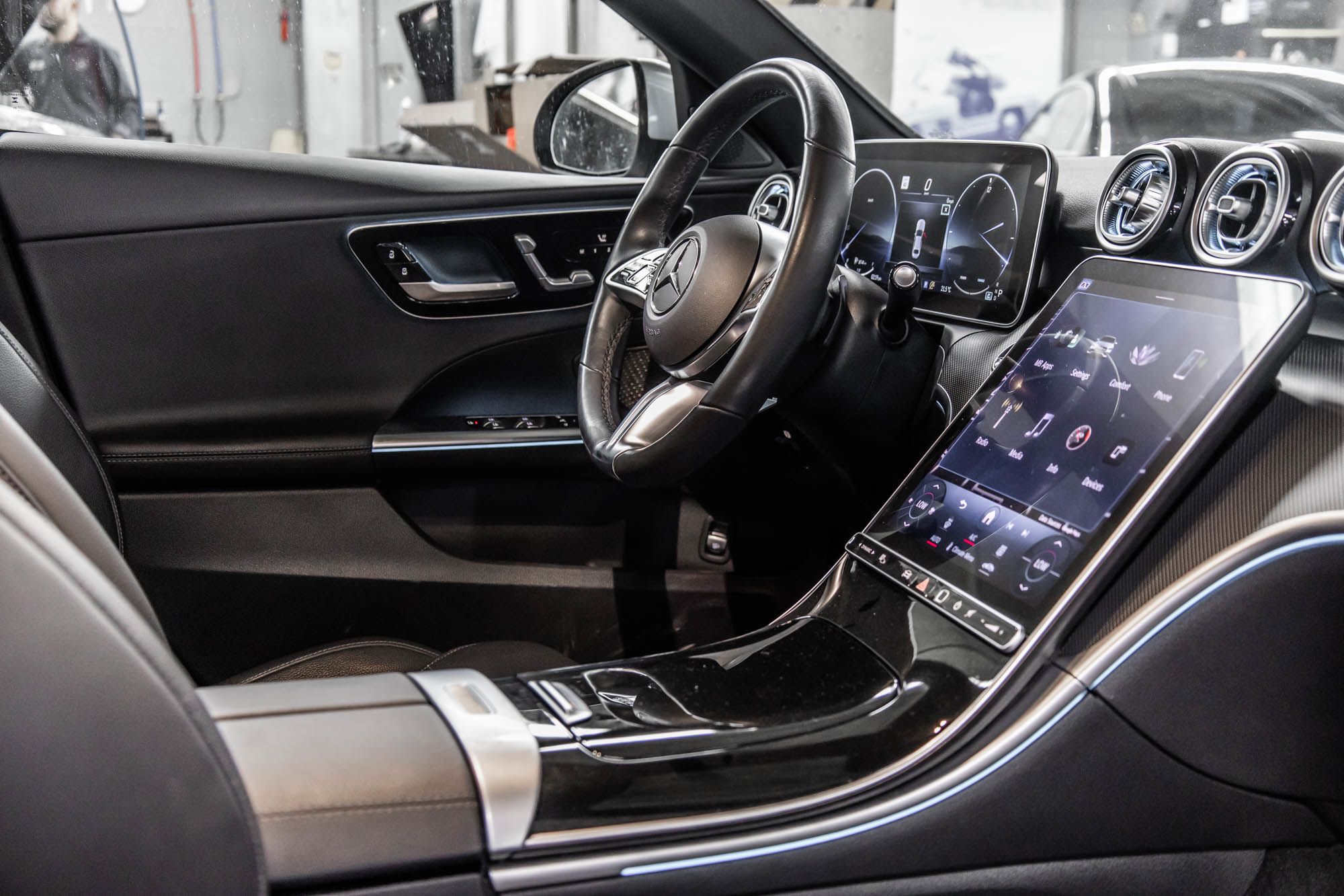 Mercedes-Benz C300  2023