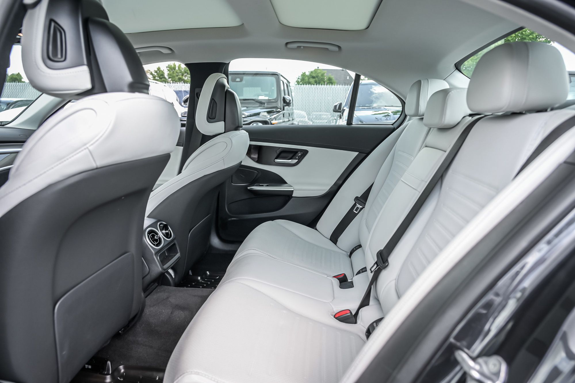 Mercedes-Benz C300  2023