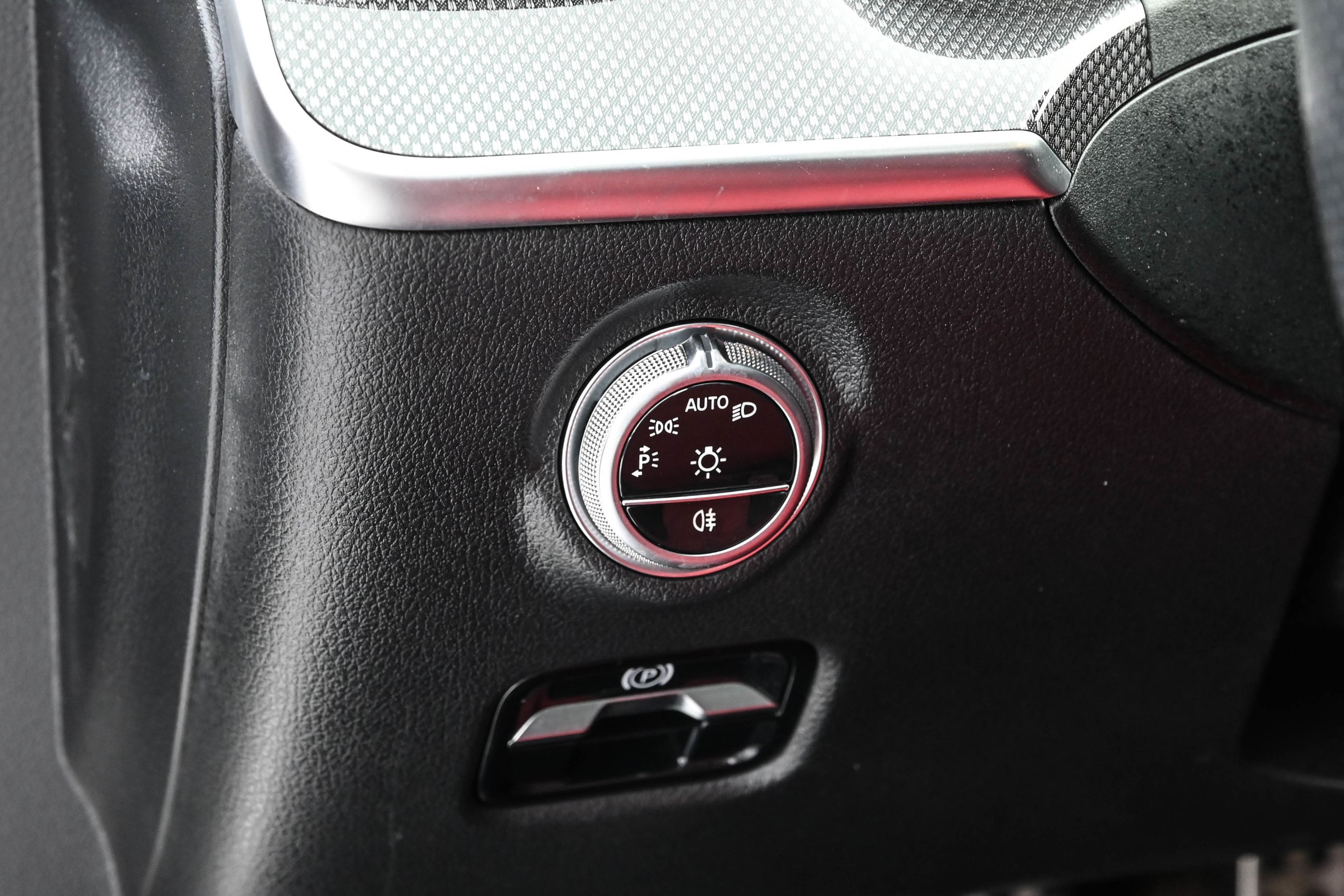 Mercedes-Benz C300  2024