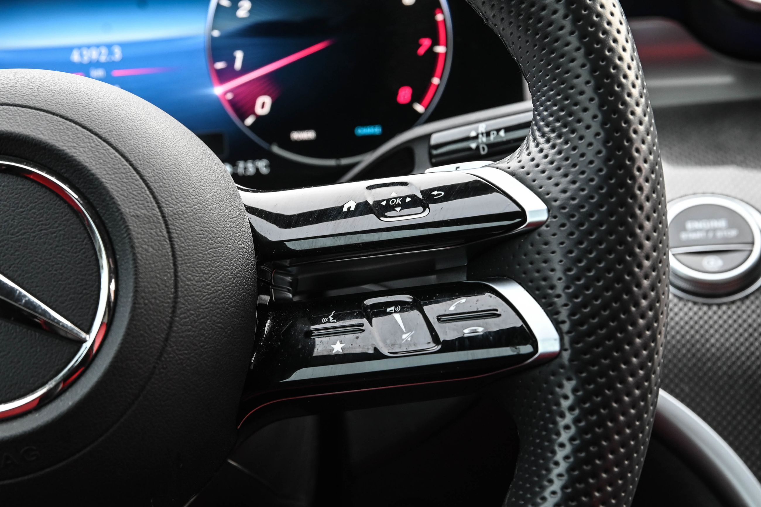 Mercedes-Benz C300  2024