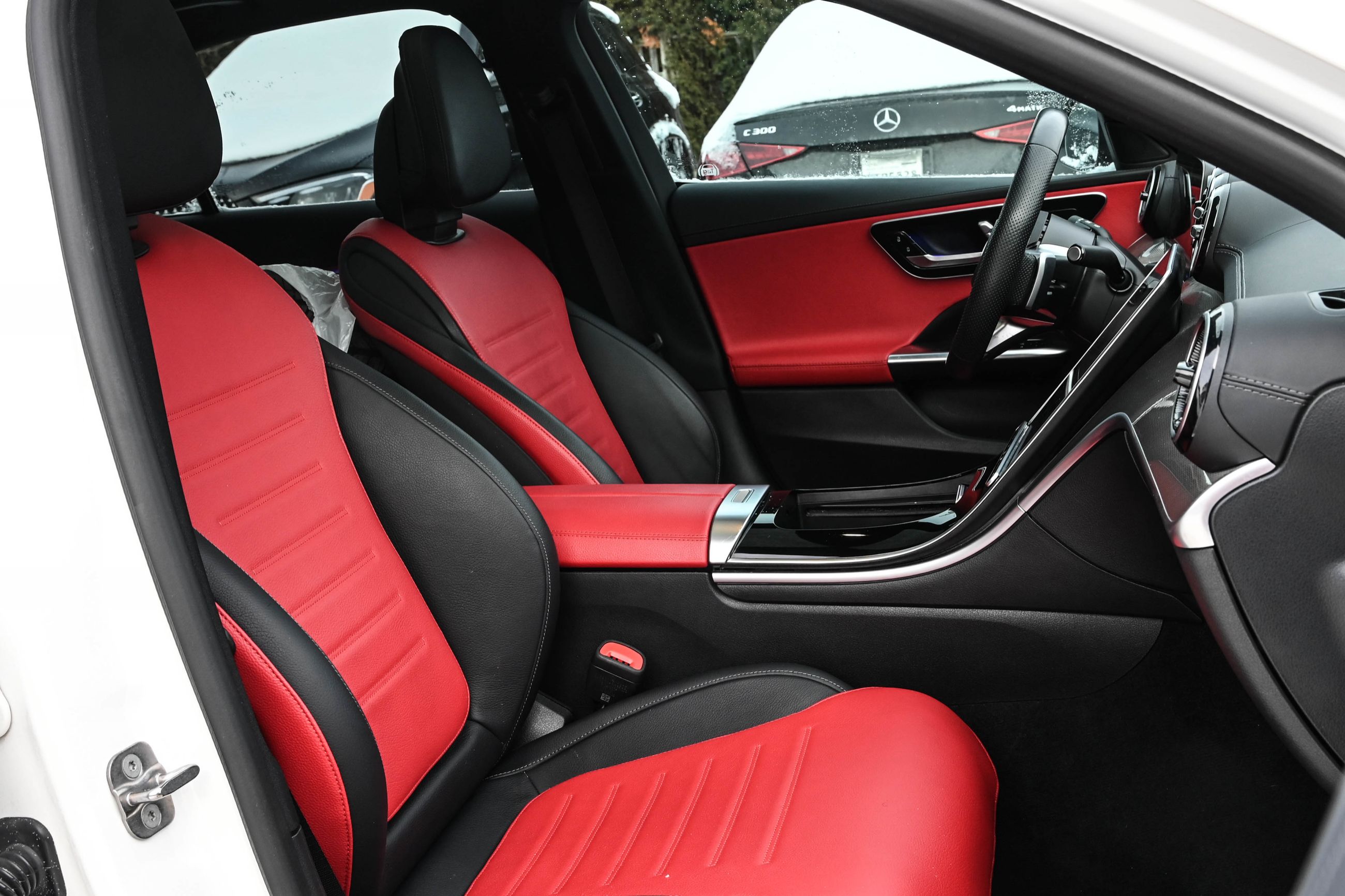 Mercedes-Benz C300  2024