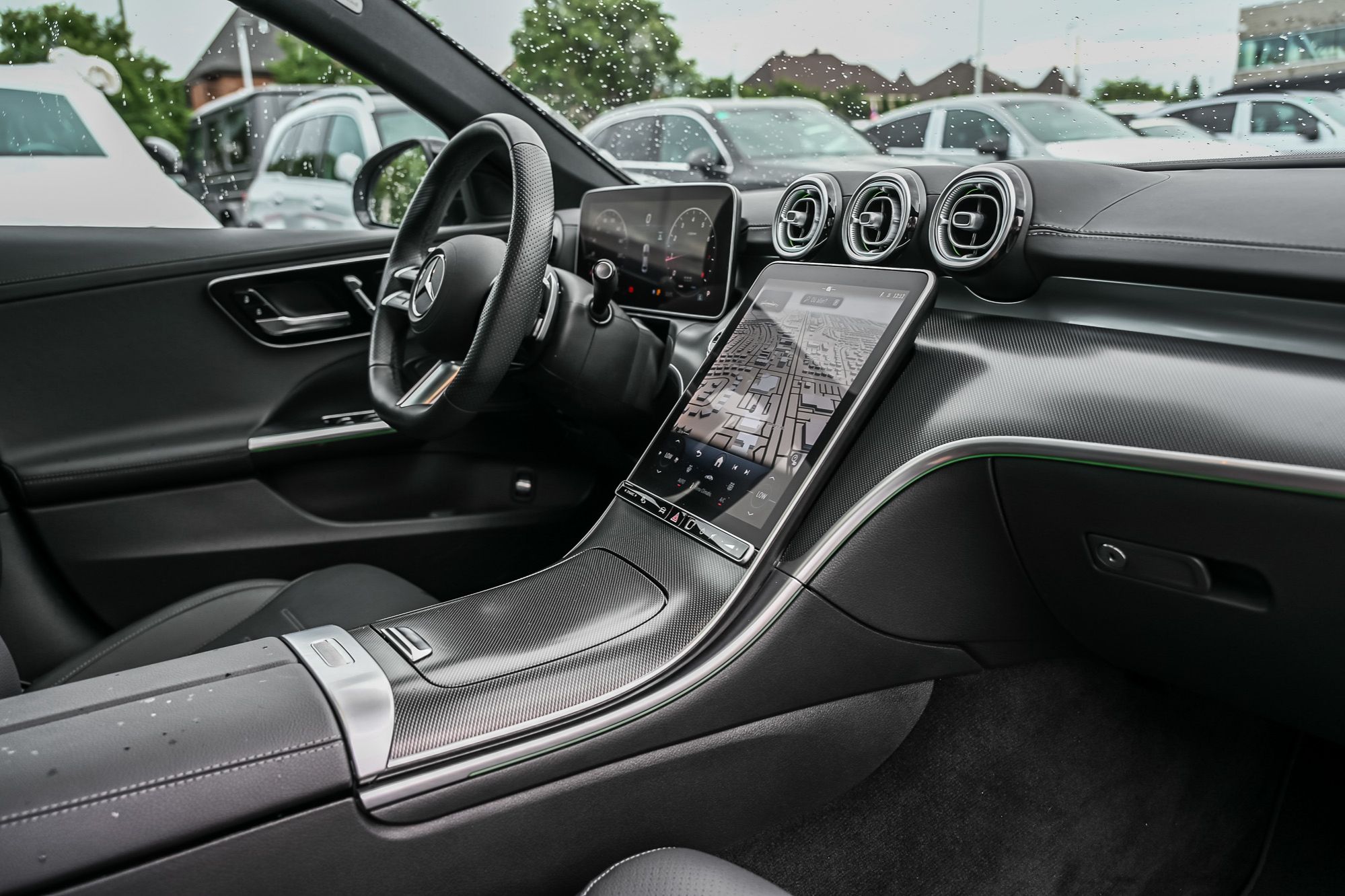 Mercedes-Benz C300  2025