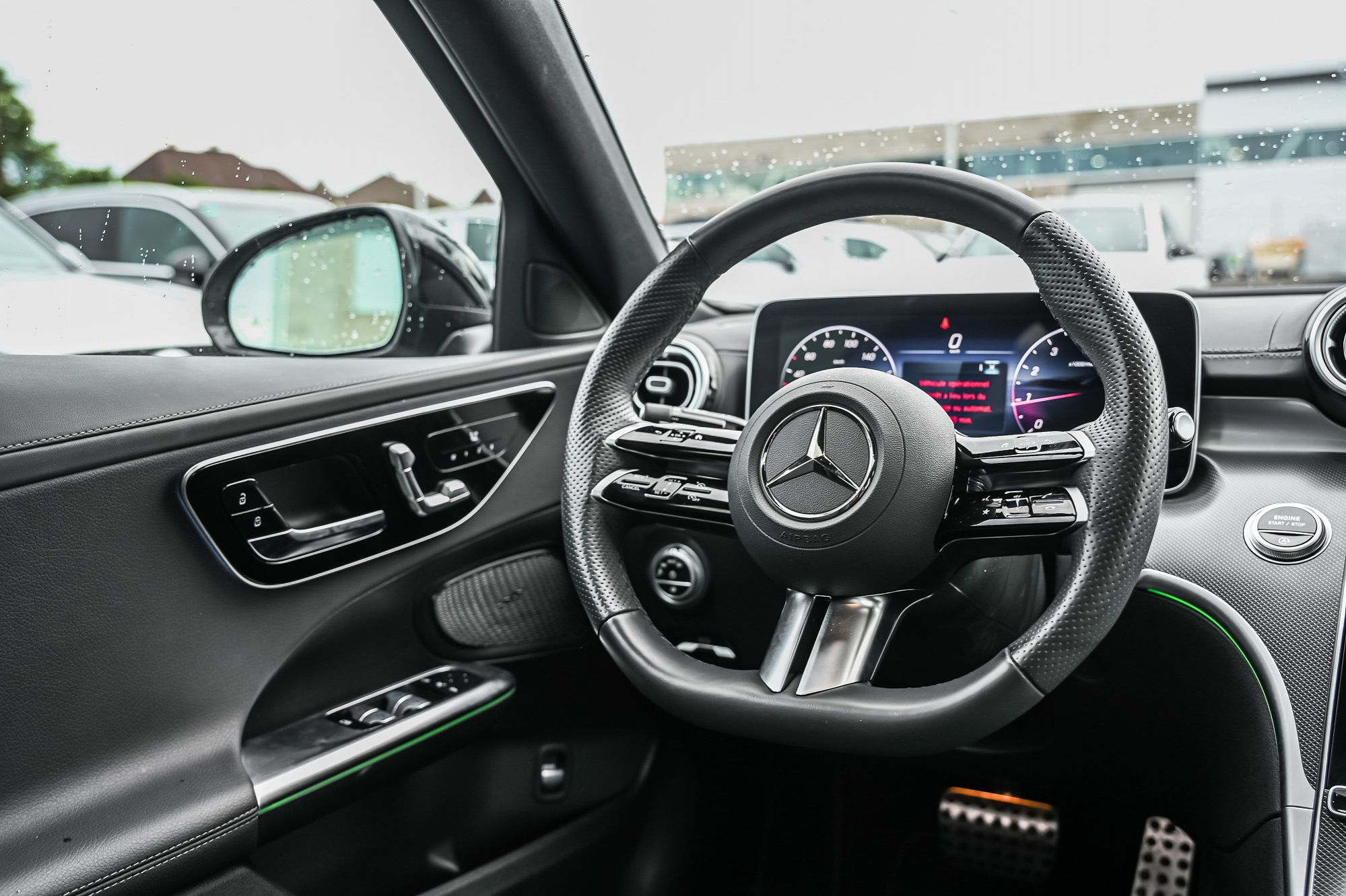 Mercedes-Benz C300  2025