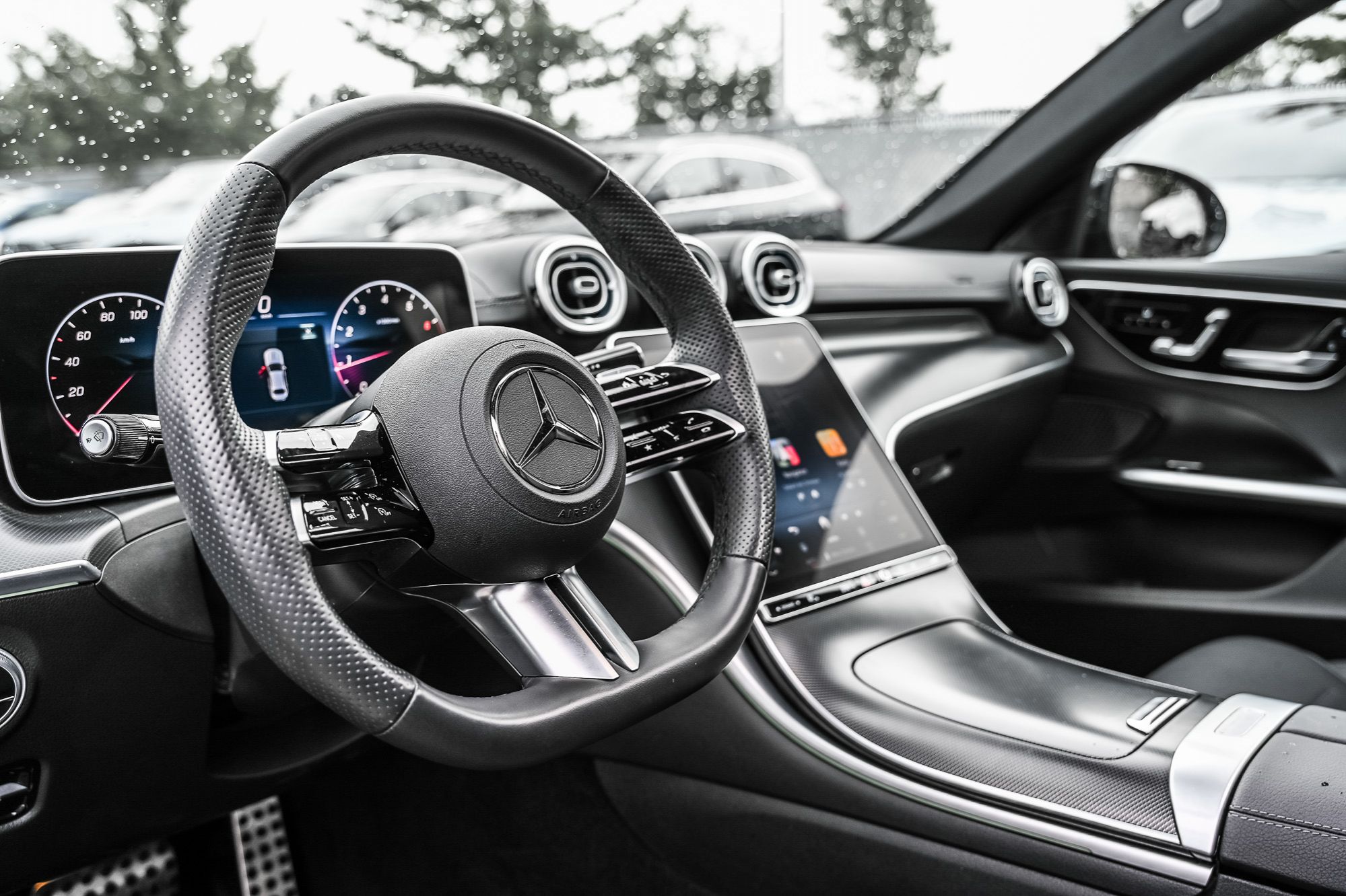 Mercedes-Benz C300  2025