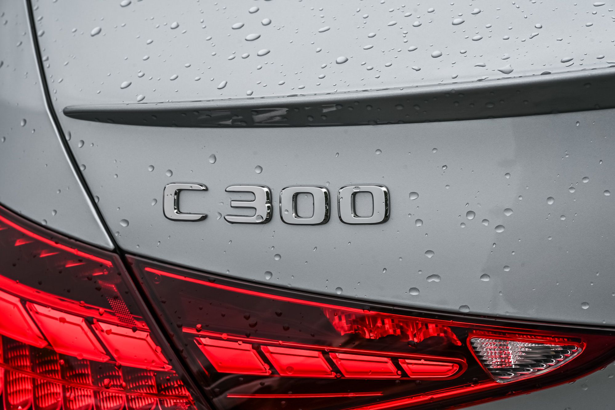 Mercedes-Benz C300  2025