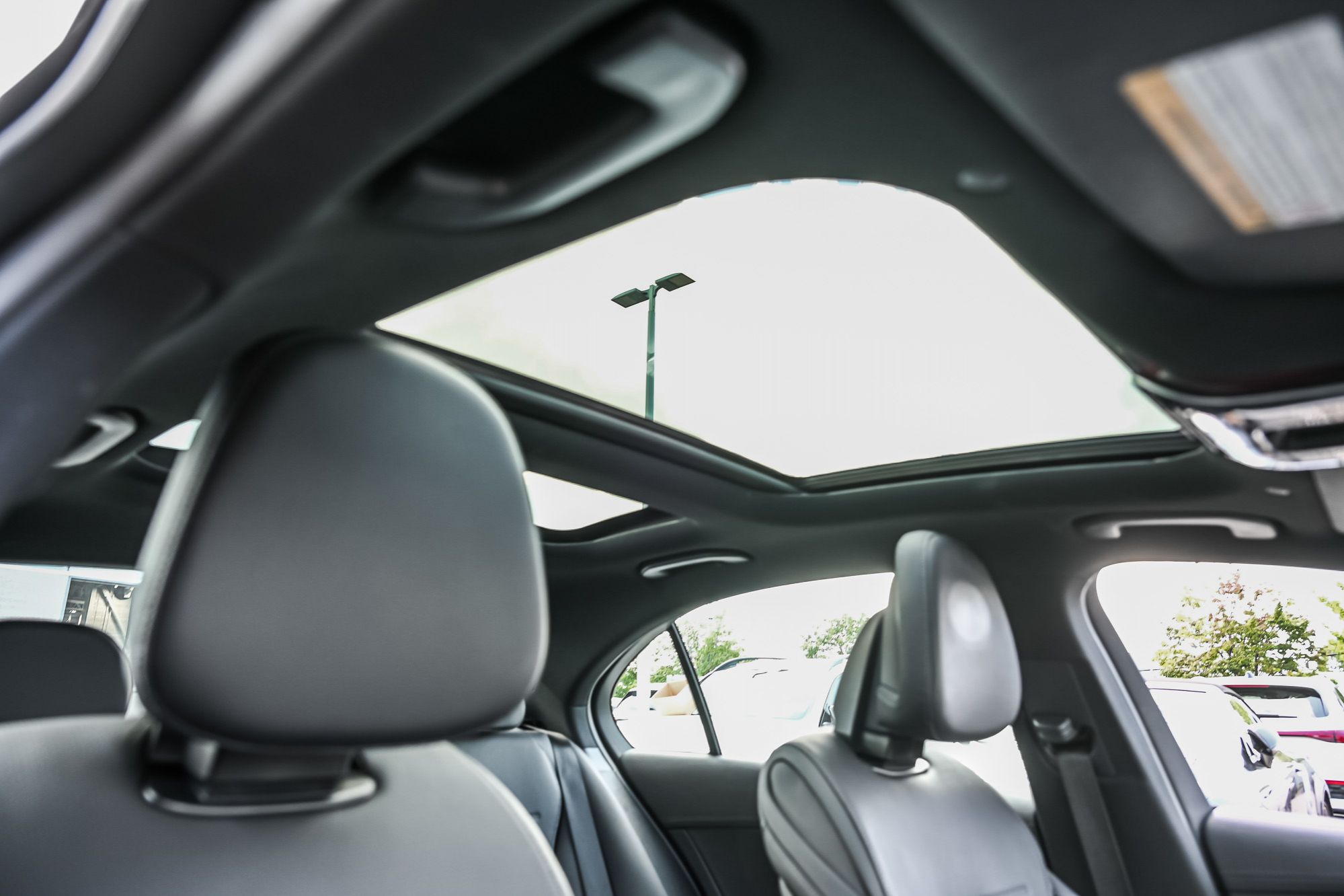 2025 Mercedes-Benz C300