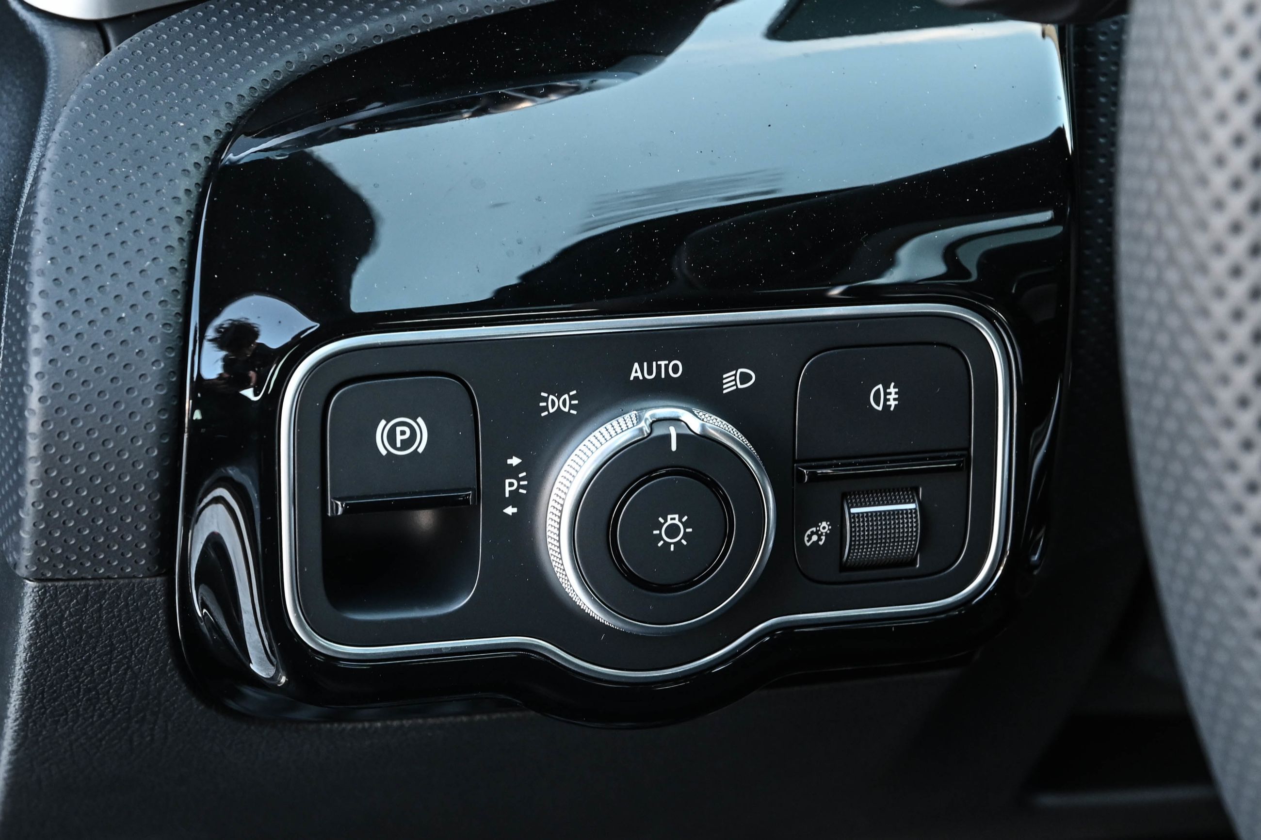 Mercedes-Benz CLA  2026