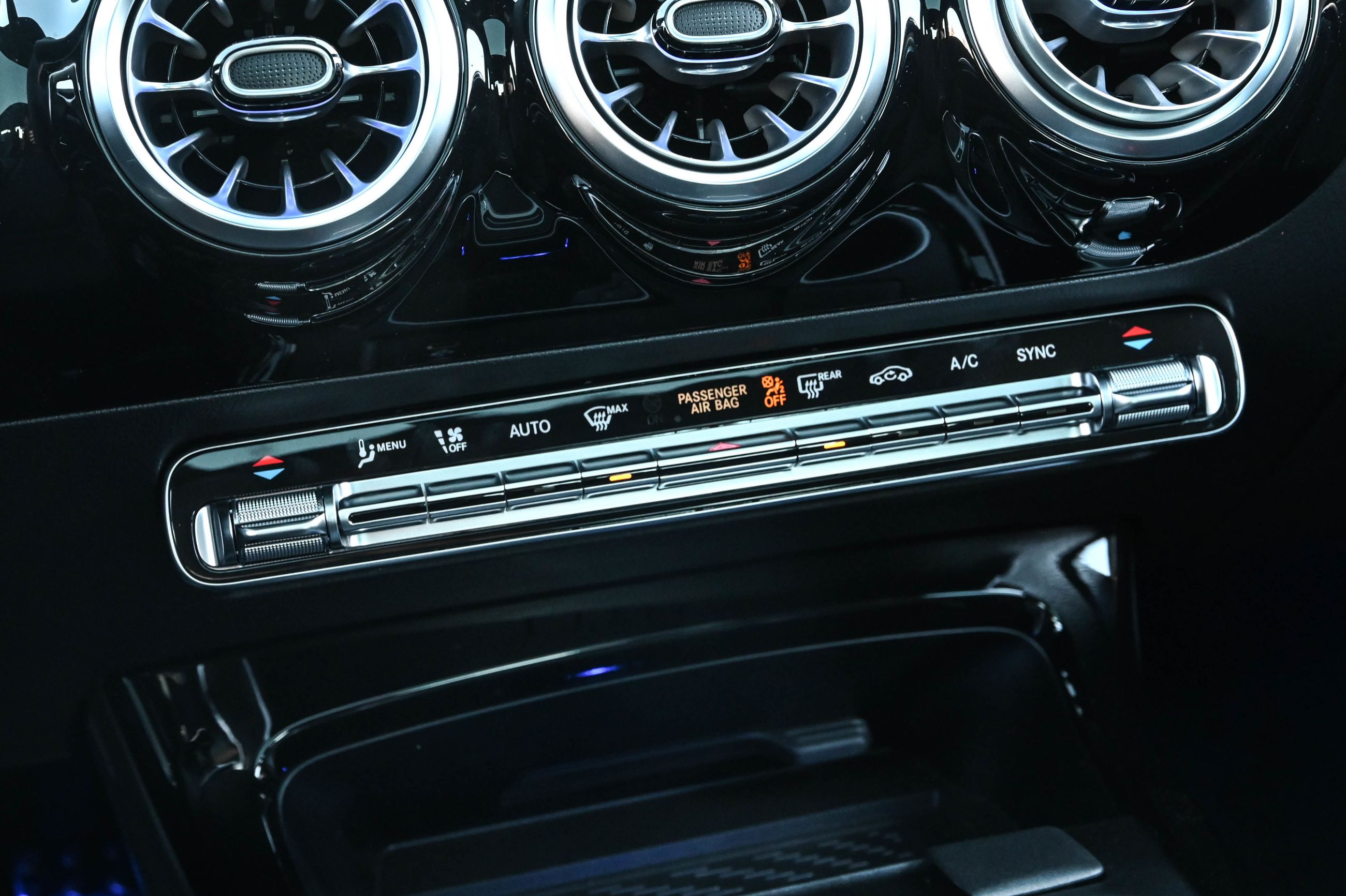 Mercedes-Benz CLA  2026