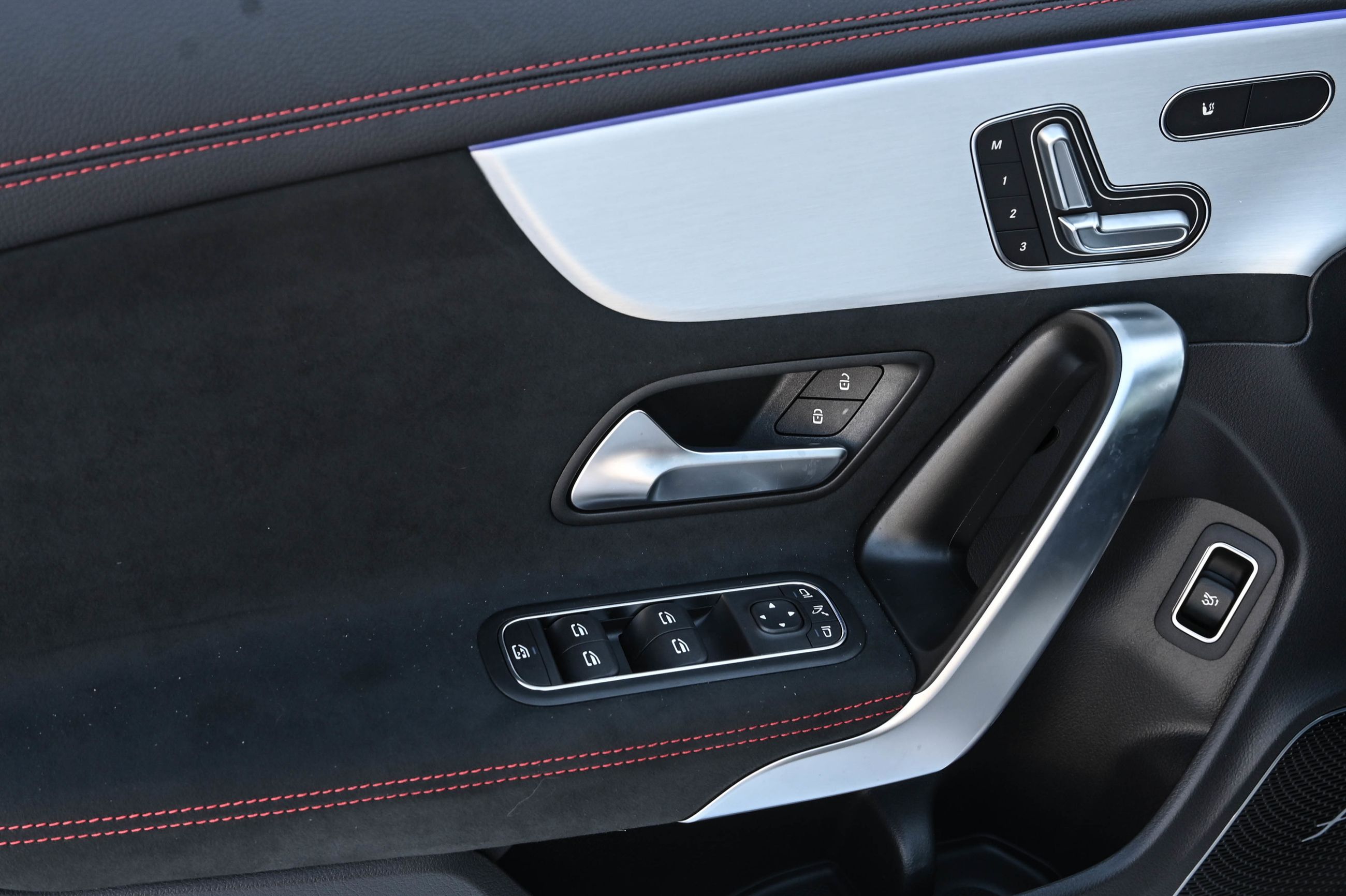 Mercedes-Benz CLA  2026