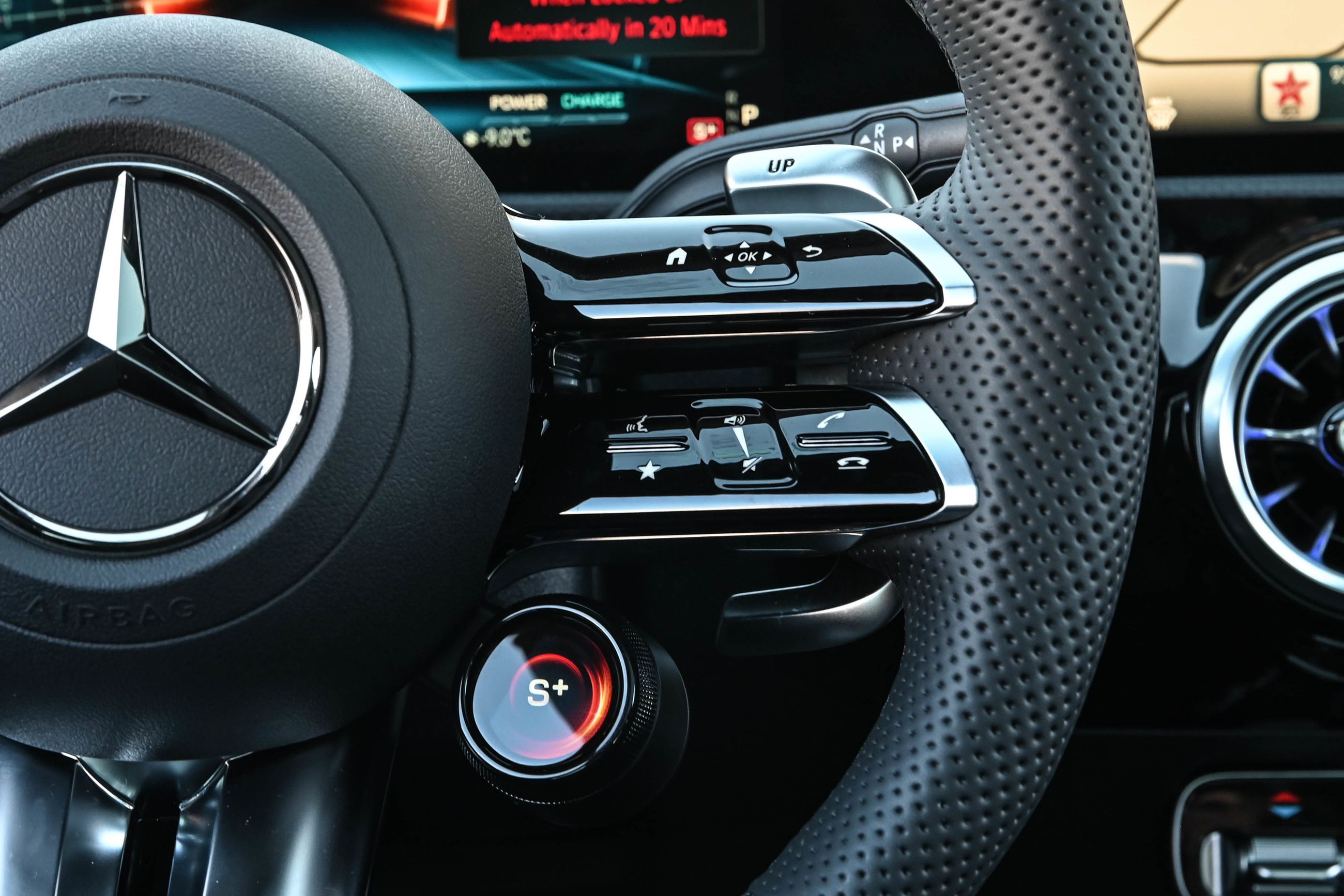 Mercedes-Benz CLA  2026