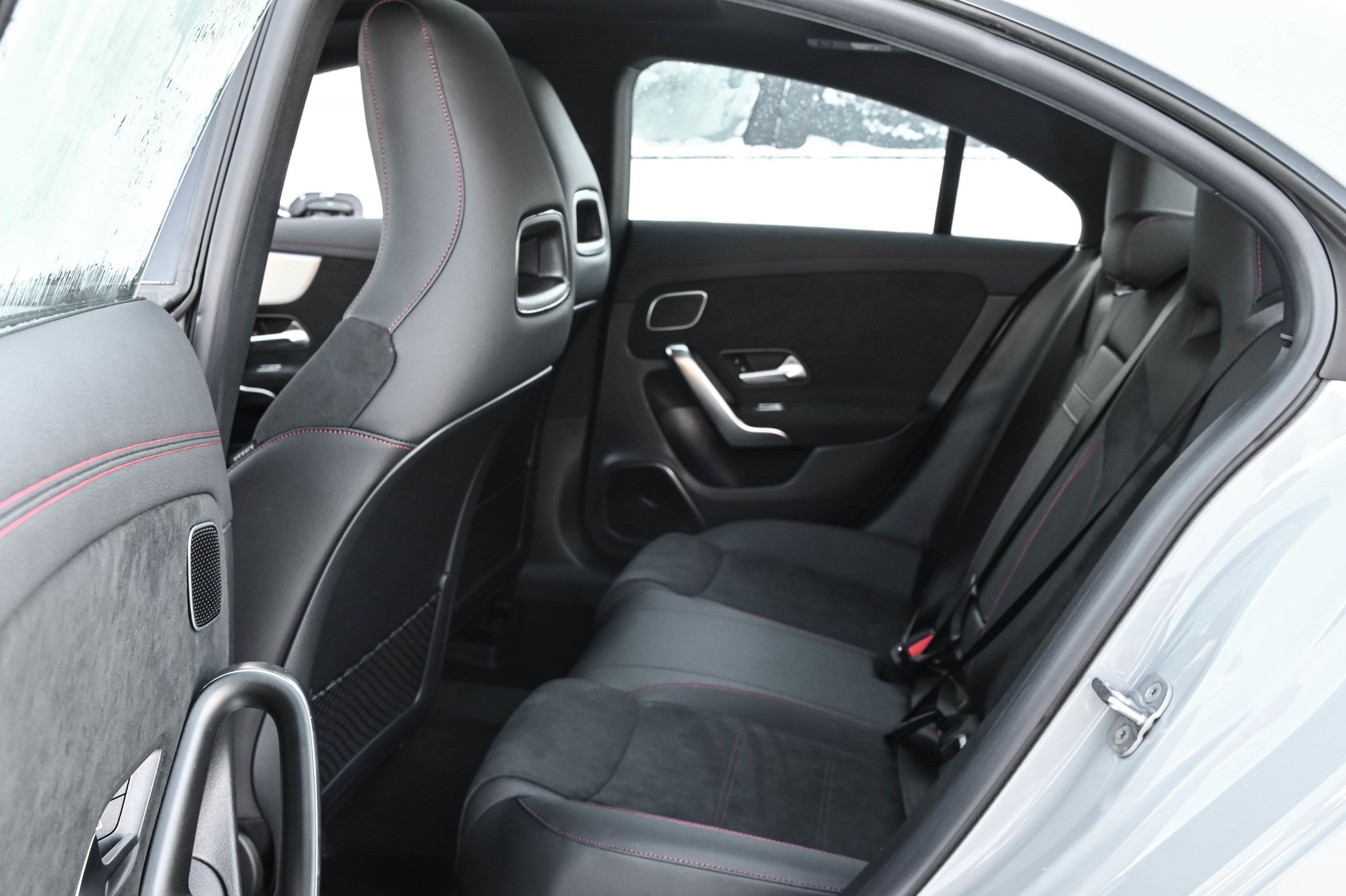 Mercedes-Benz CLA  2026