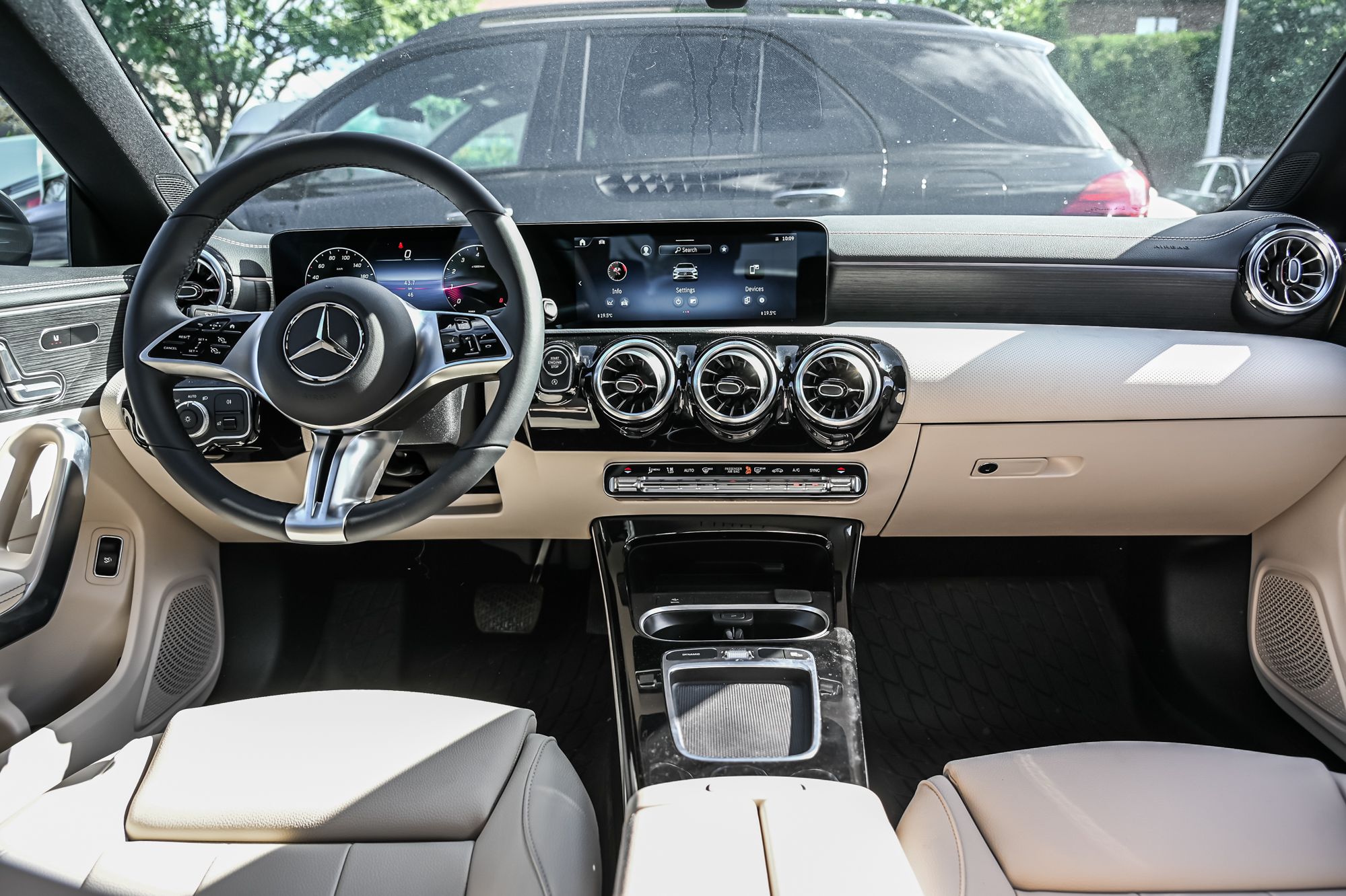 Mercedes-Benz CLA  2026