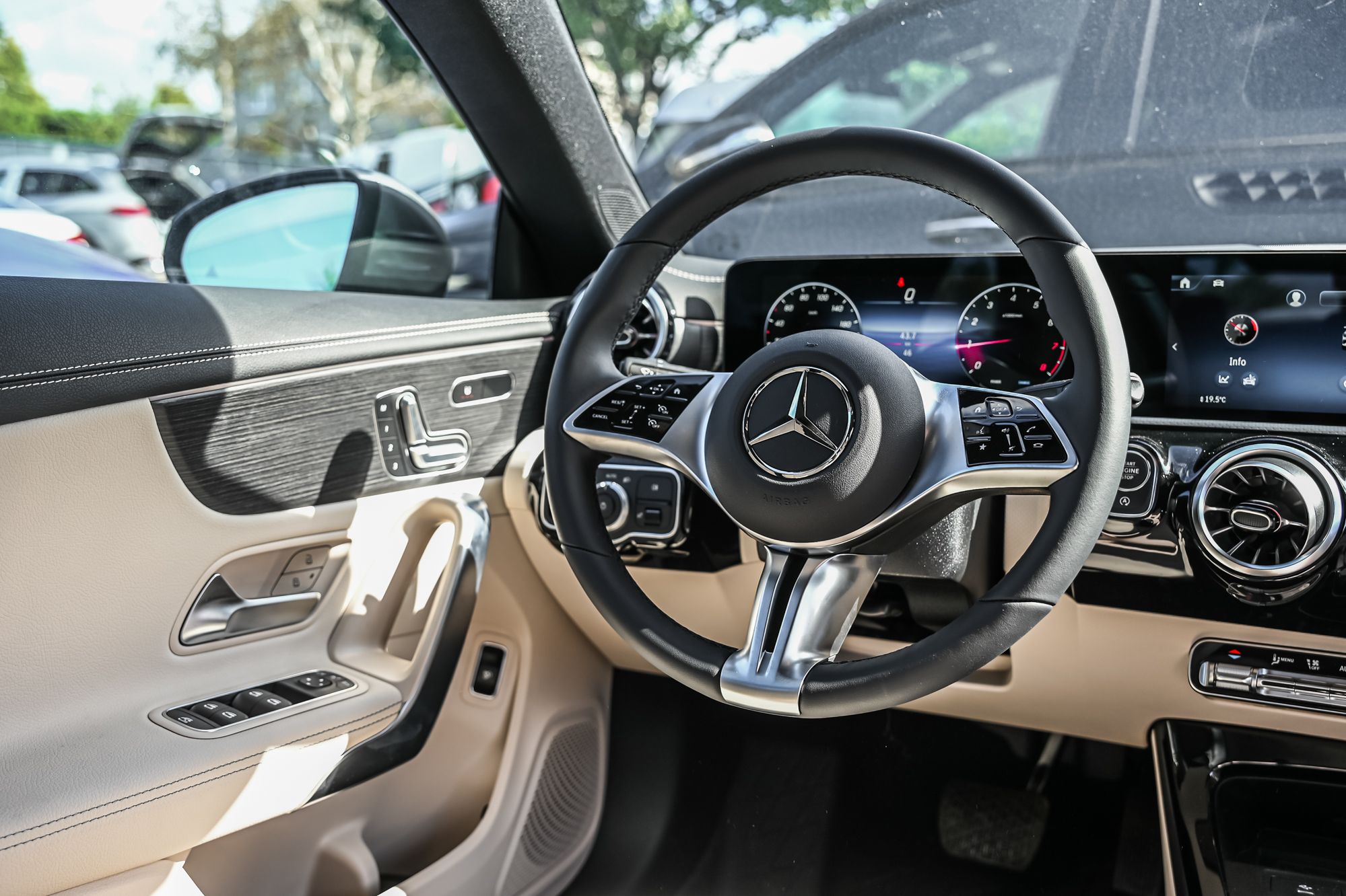 Mercedes-Benz CLA  2026