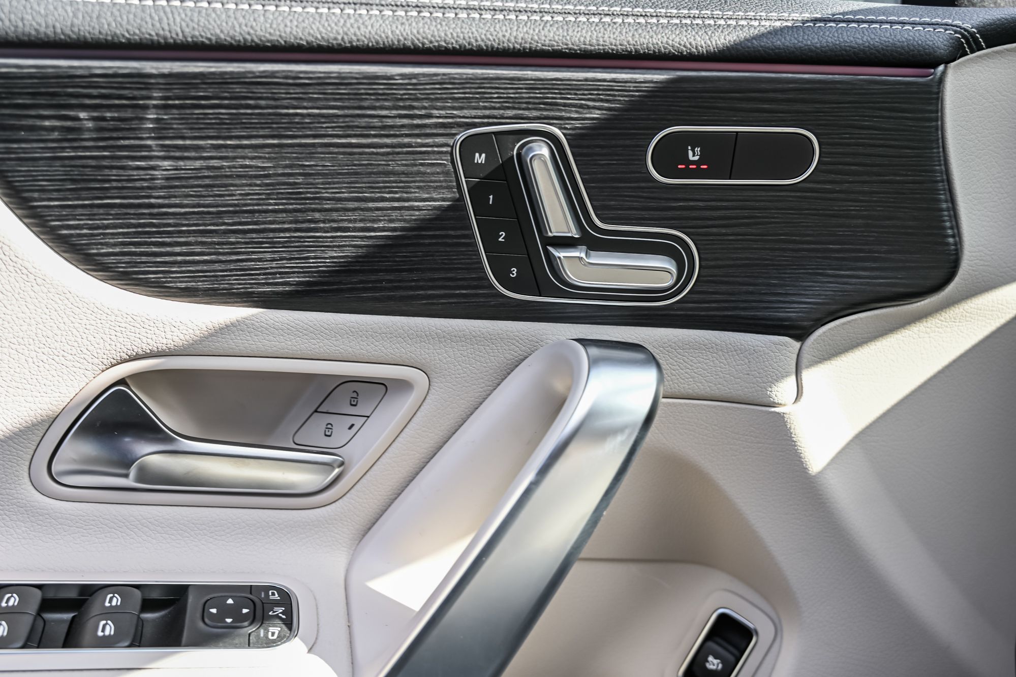 Mercedes-Benz CLA  2026