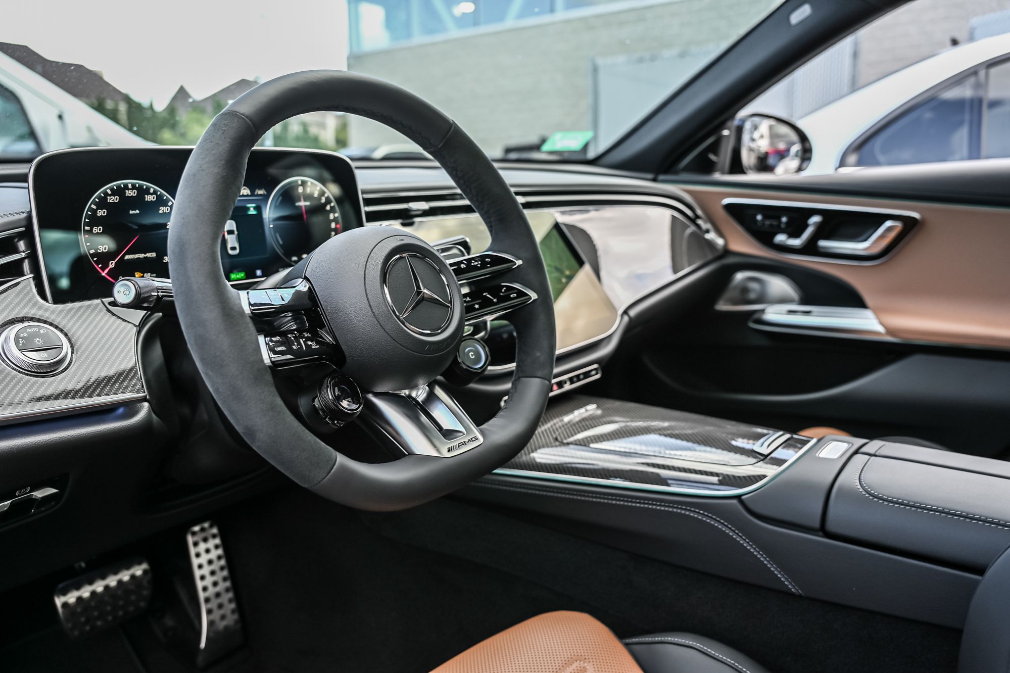 Mercedes-Benz E-Class  2027 à Dollard-des-Ormeaux, Québec