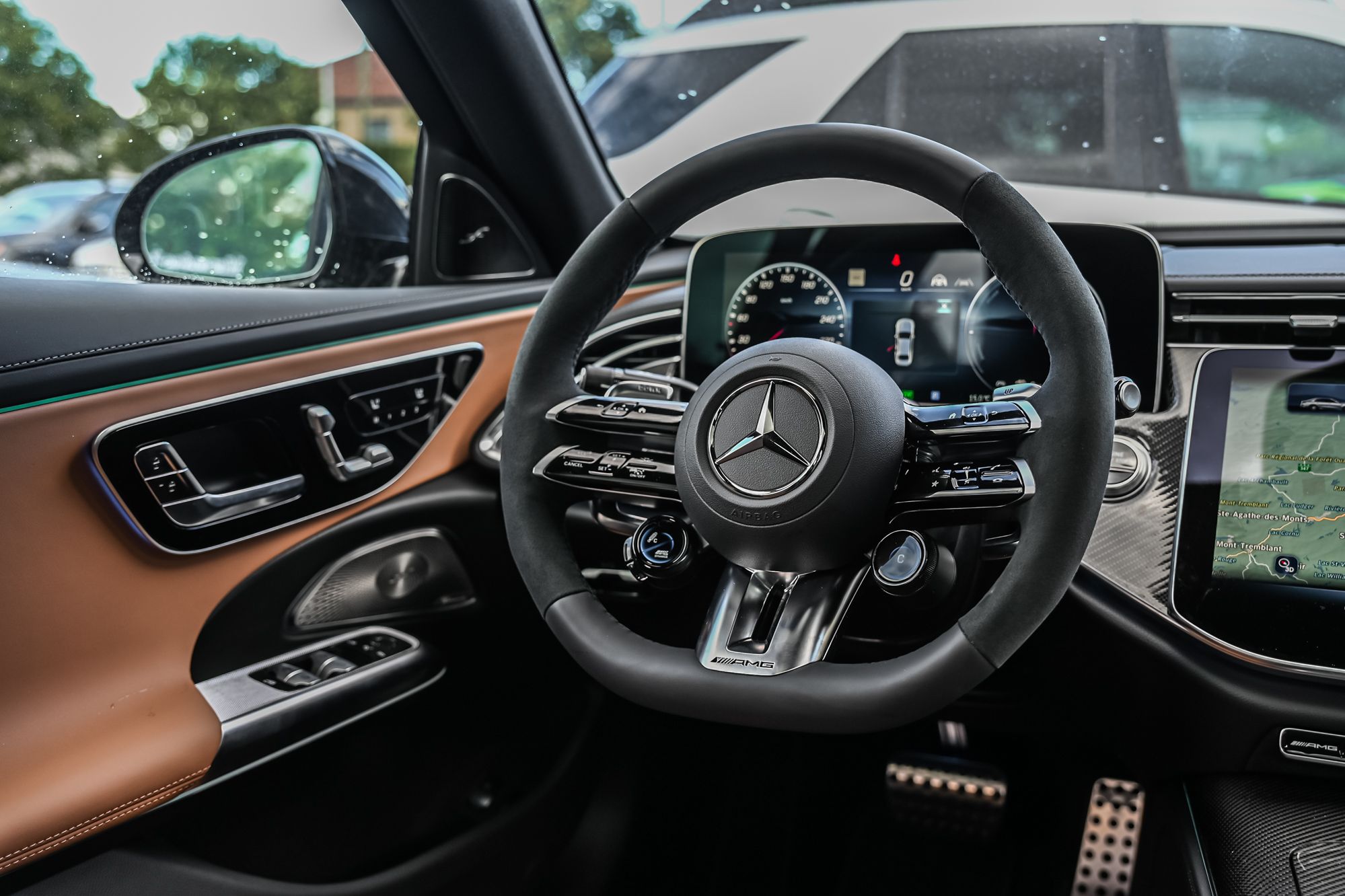 Mercedes-Benz E-Class  2027 à Dollard-des-Ormeaux, Québec