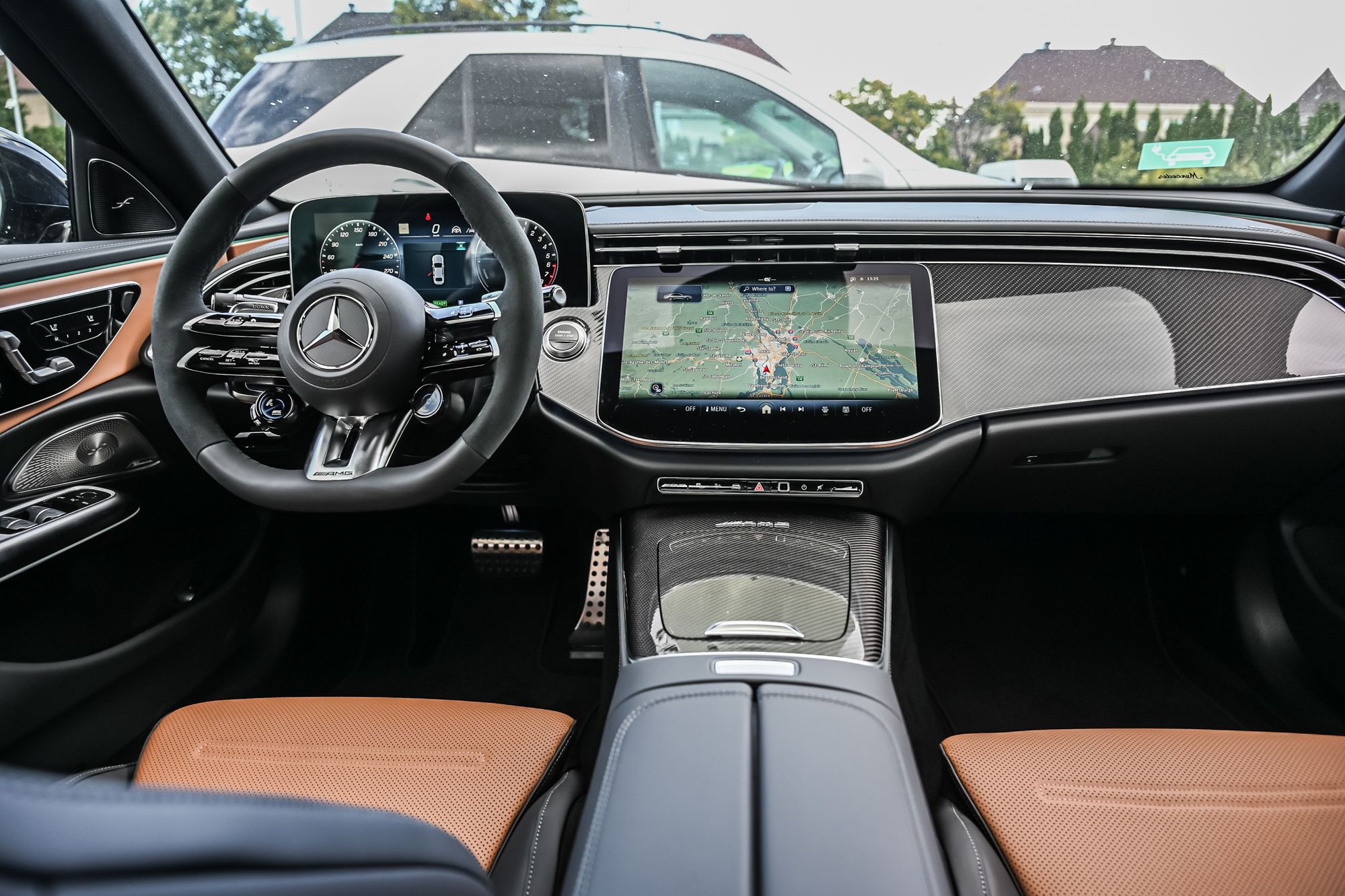 Mercedes-Benz E-Class  2027 à Dollard-des-Ormeaux, Québec