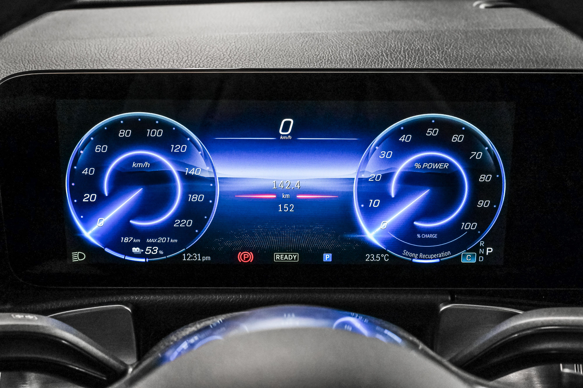 2025 Mercedes-Benz EQB in Dollard-des-Ormeaux, Quebec