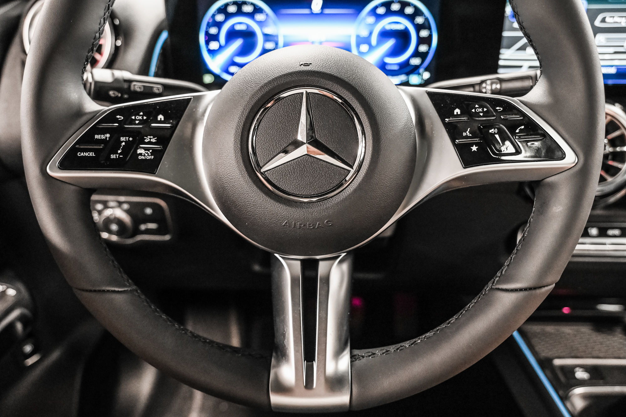 2025 Mercedes-Benz EQB in Dollard-des-Ormeaux, Quebec