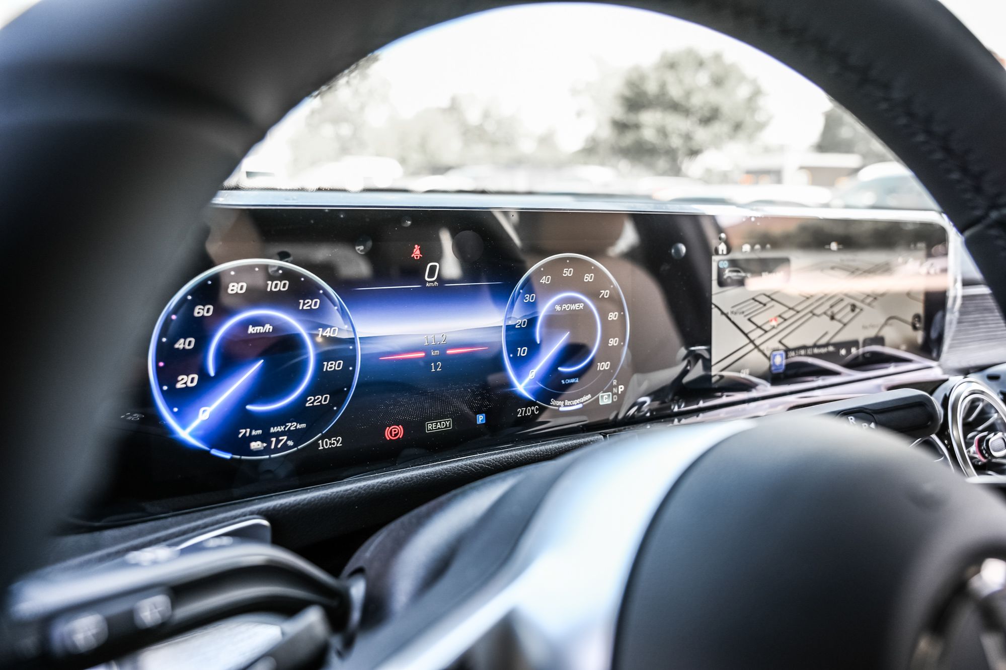 Mercedes-Benz EQB  2025