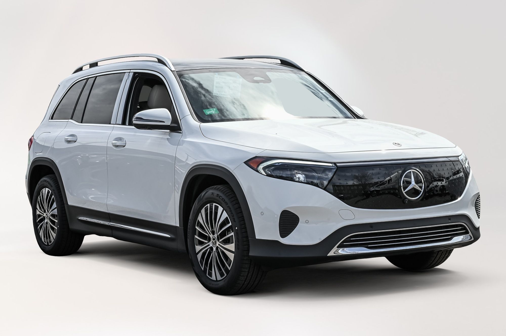 Mercedes-Benz EQB  2025 à Dollard-des-Ormeaux, Québec