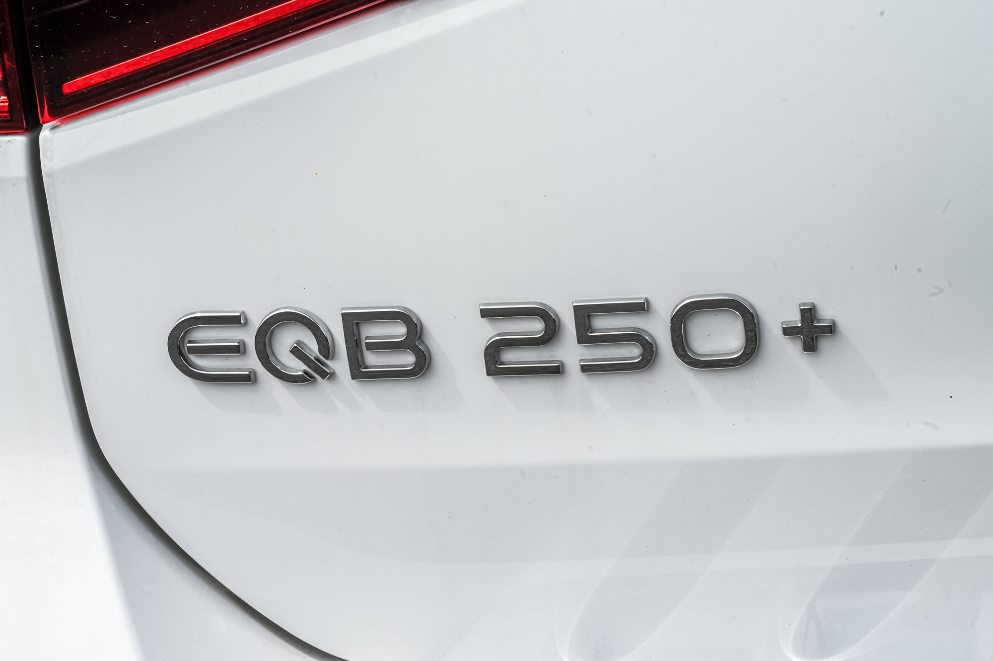 Mercedes-Benz EQB  2025 à Dollard-des-Ormeaux, Québec