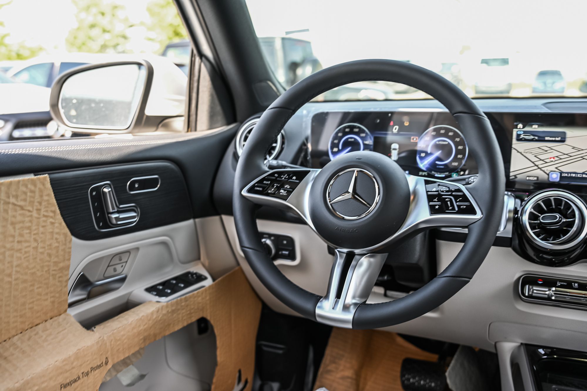 Mercedes-Benz EQB  2025