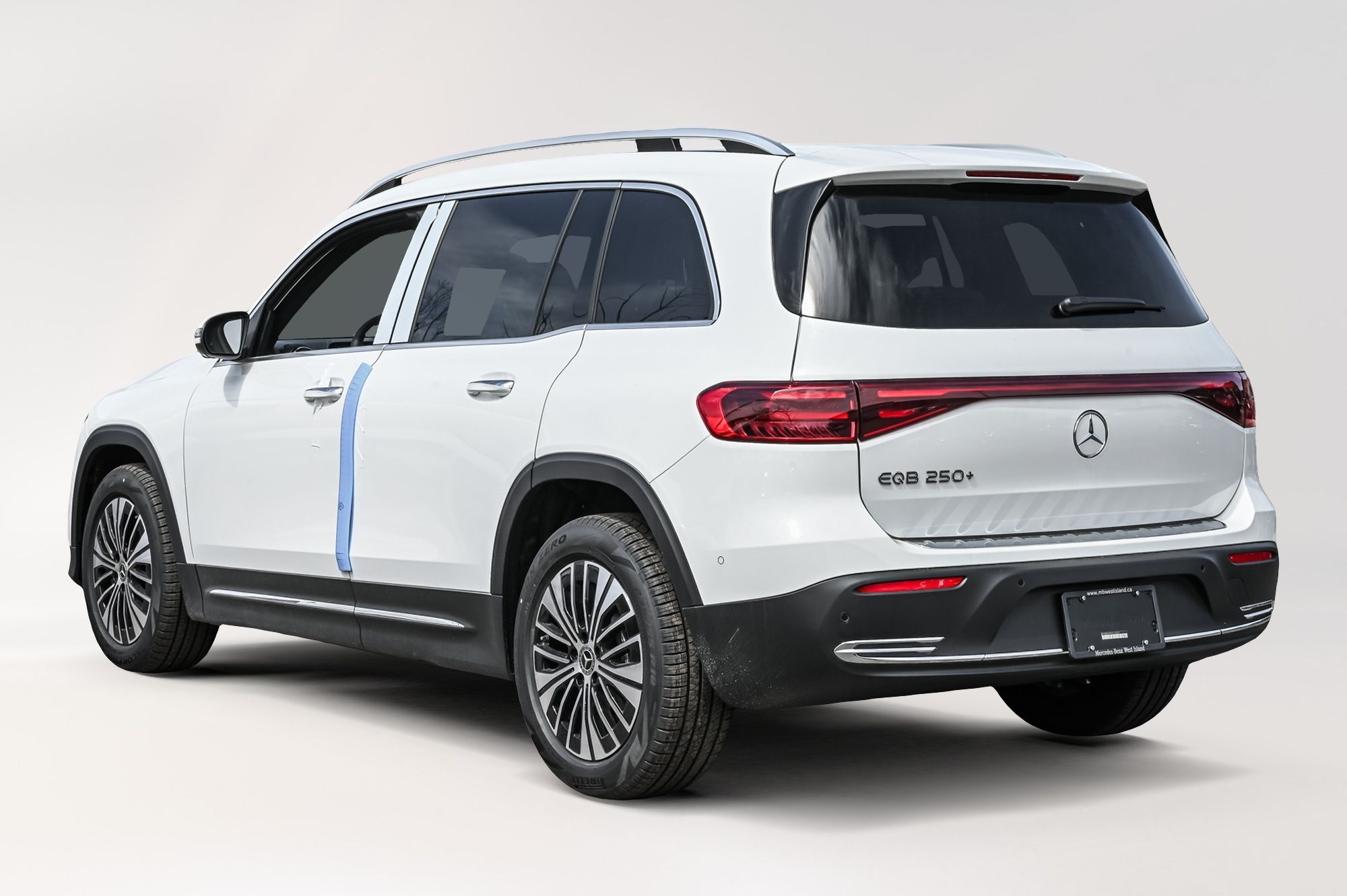 Mercedes-Benz EQB  2025 à Dollard-des-Ormeaux, Québec