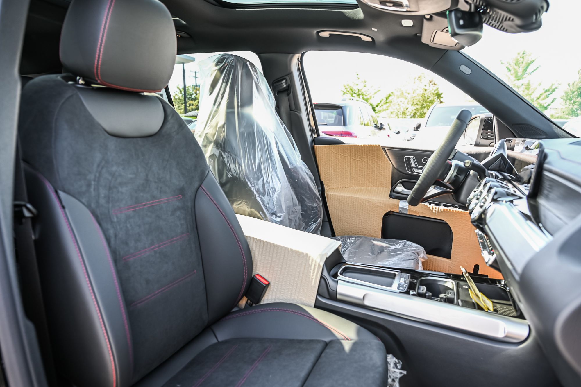 Mercedes-Benz EQB  2025