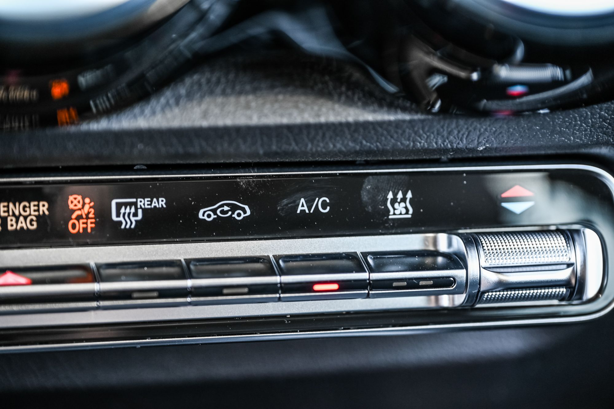 Mercedes-Benz EQB  2025