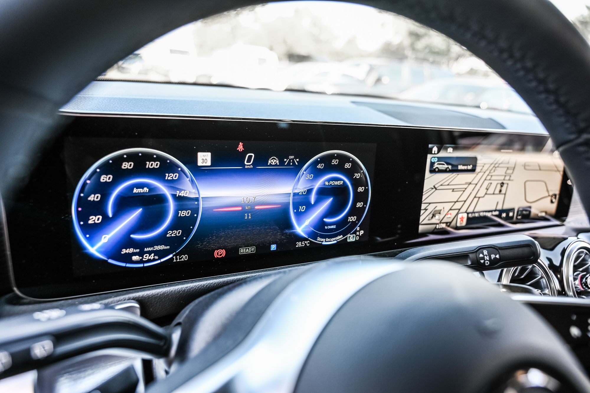 Mercedes-Benz EQB  2025