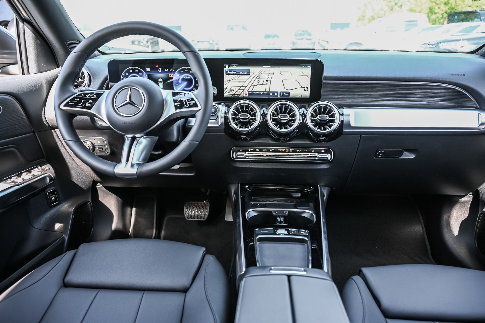 Mercedes-Benz EQB  2025