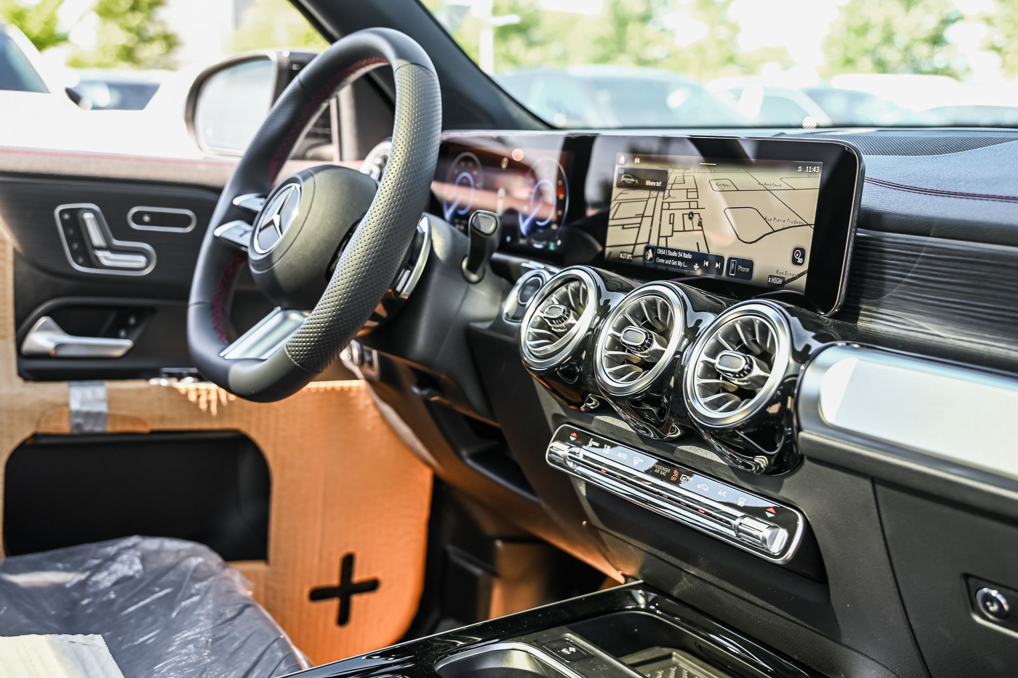 Mercedes-Benz EQB  2025