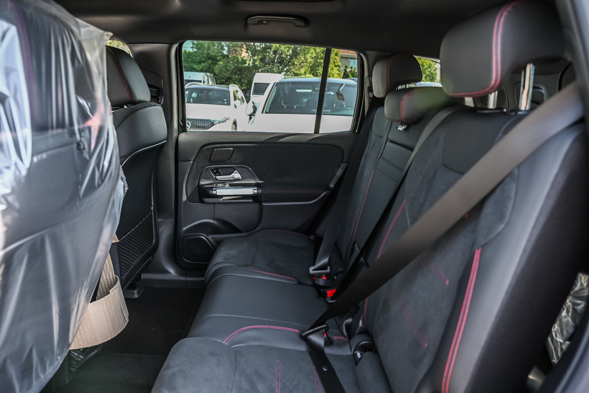 Mercedes-Benz EQB  2025